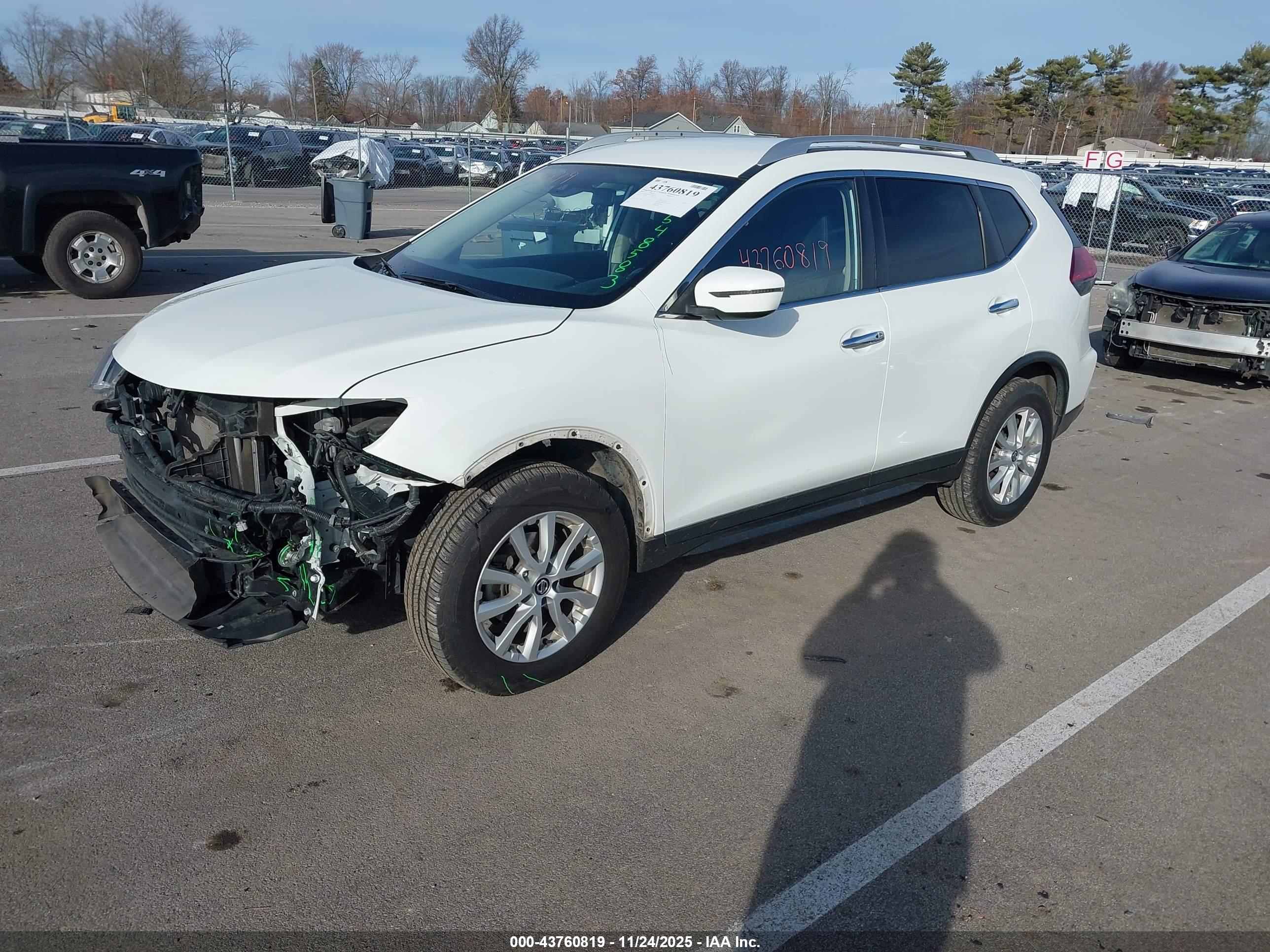 NISSAN ROGUE image 2