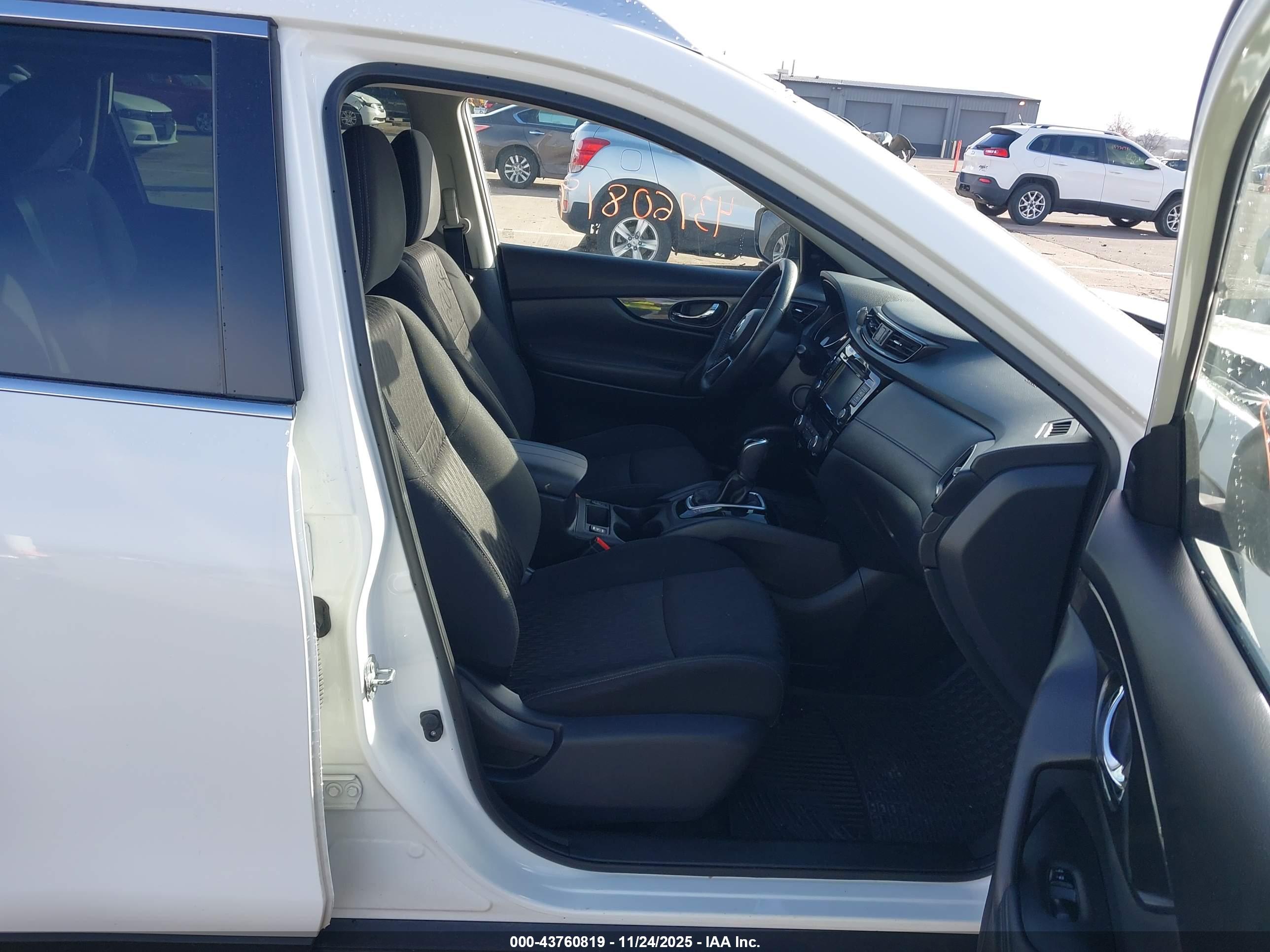 NISSAN ROGUE image 5