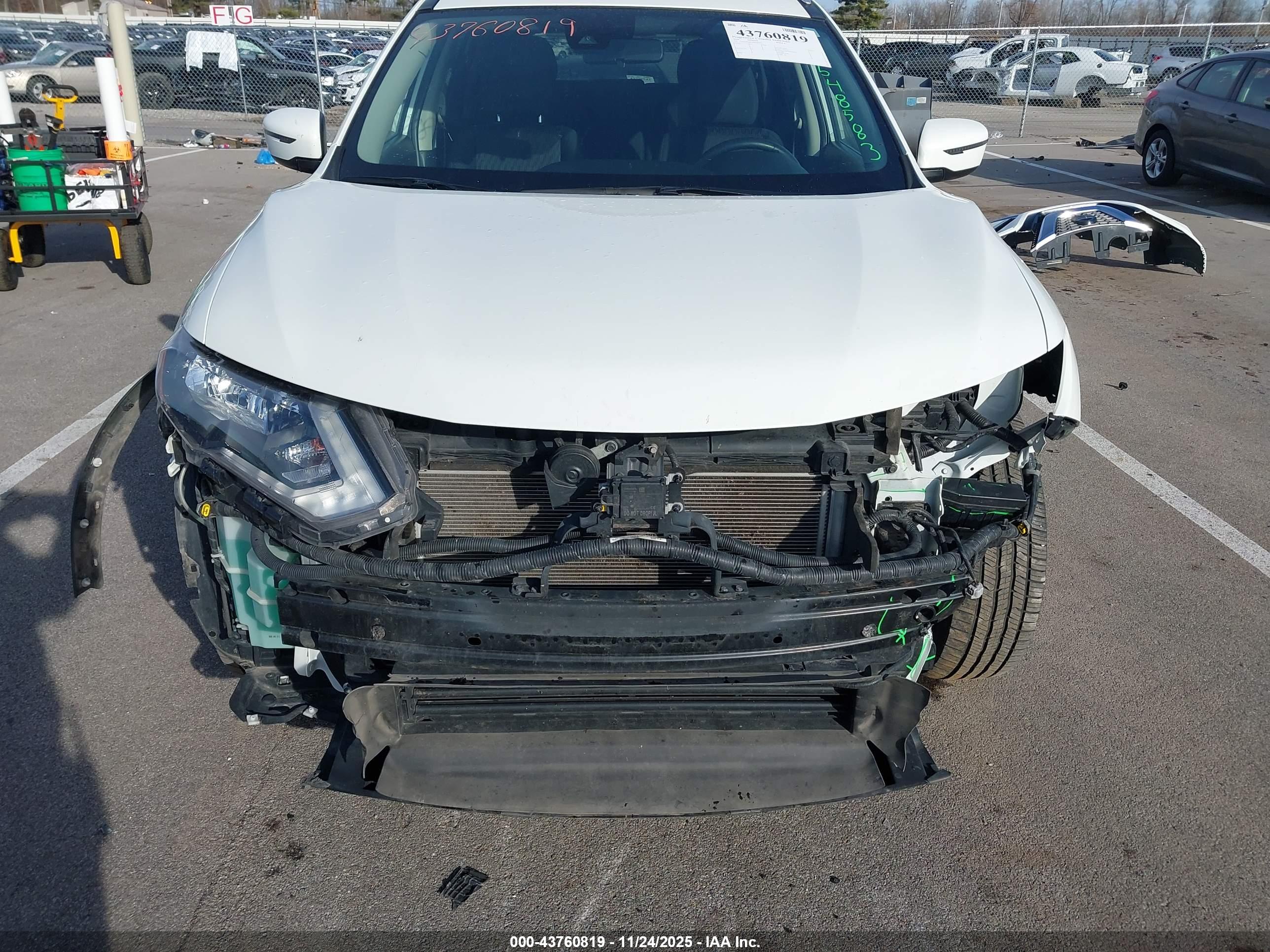 NISSAN ROGUE image 6