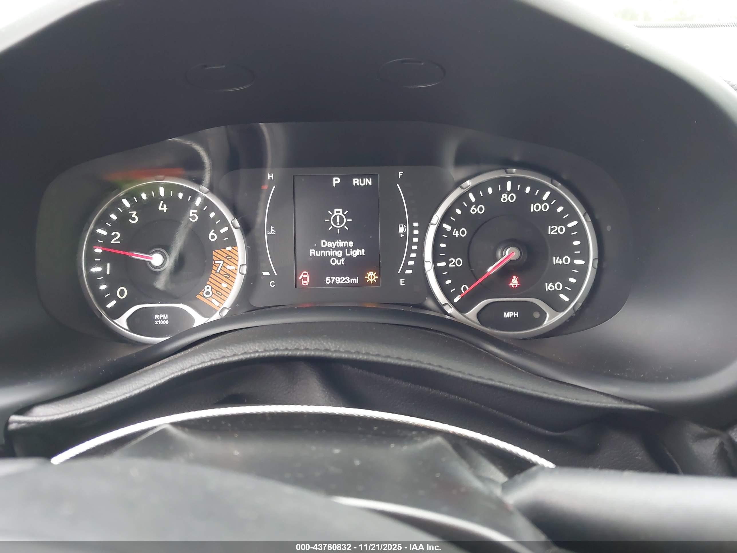 JEEP RENEGADE image 7