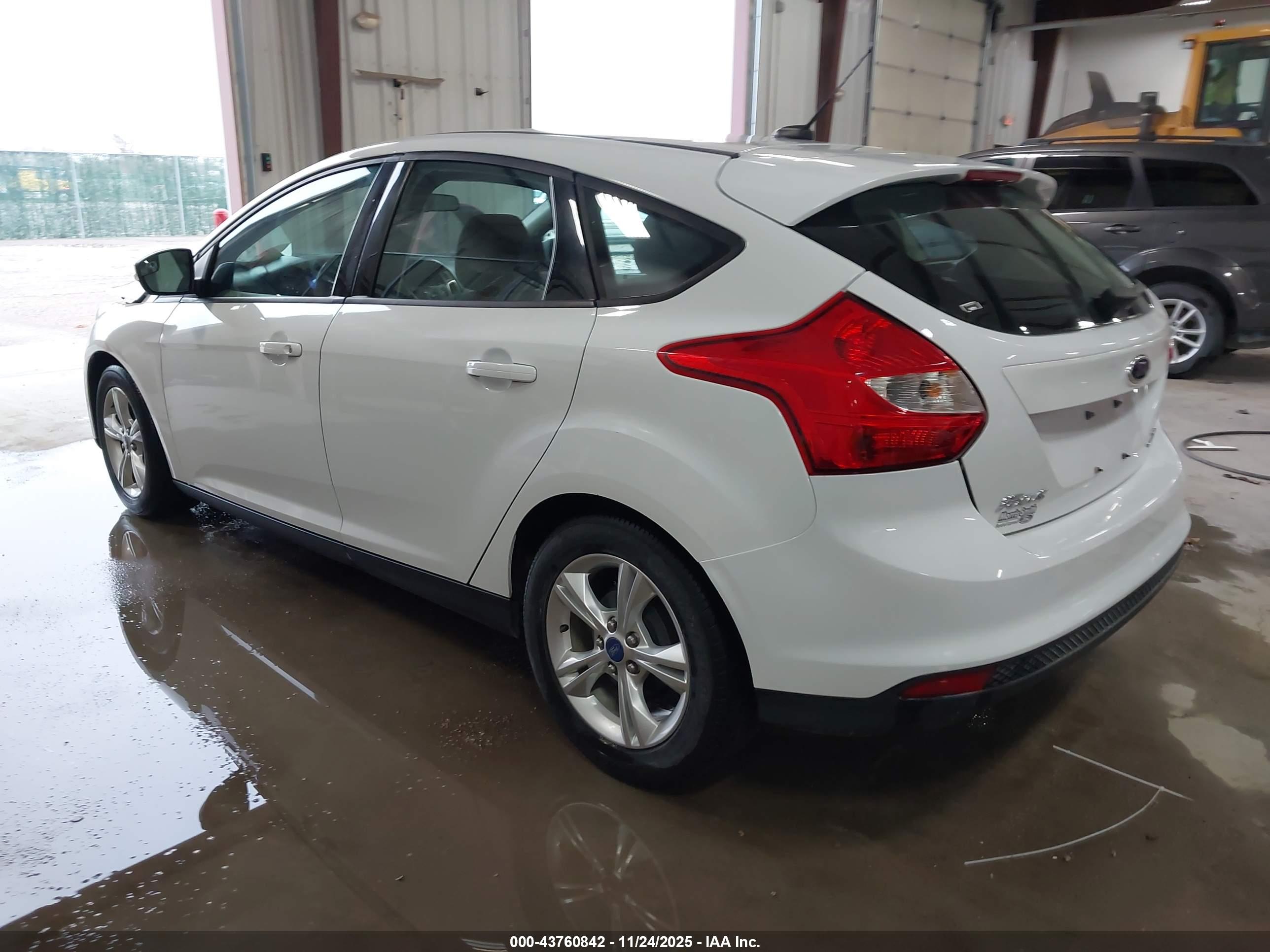 FORD FOCUS image 3
