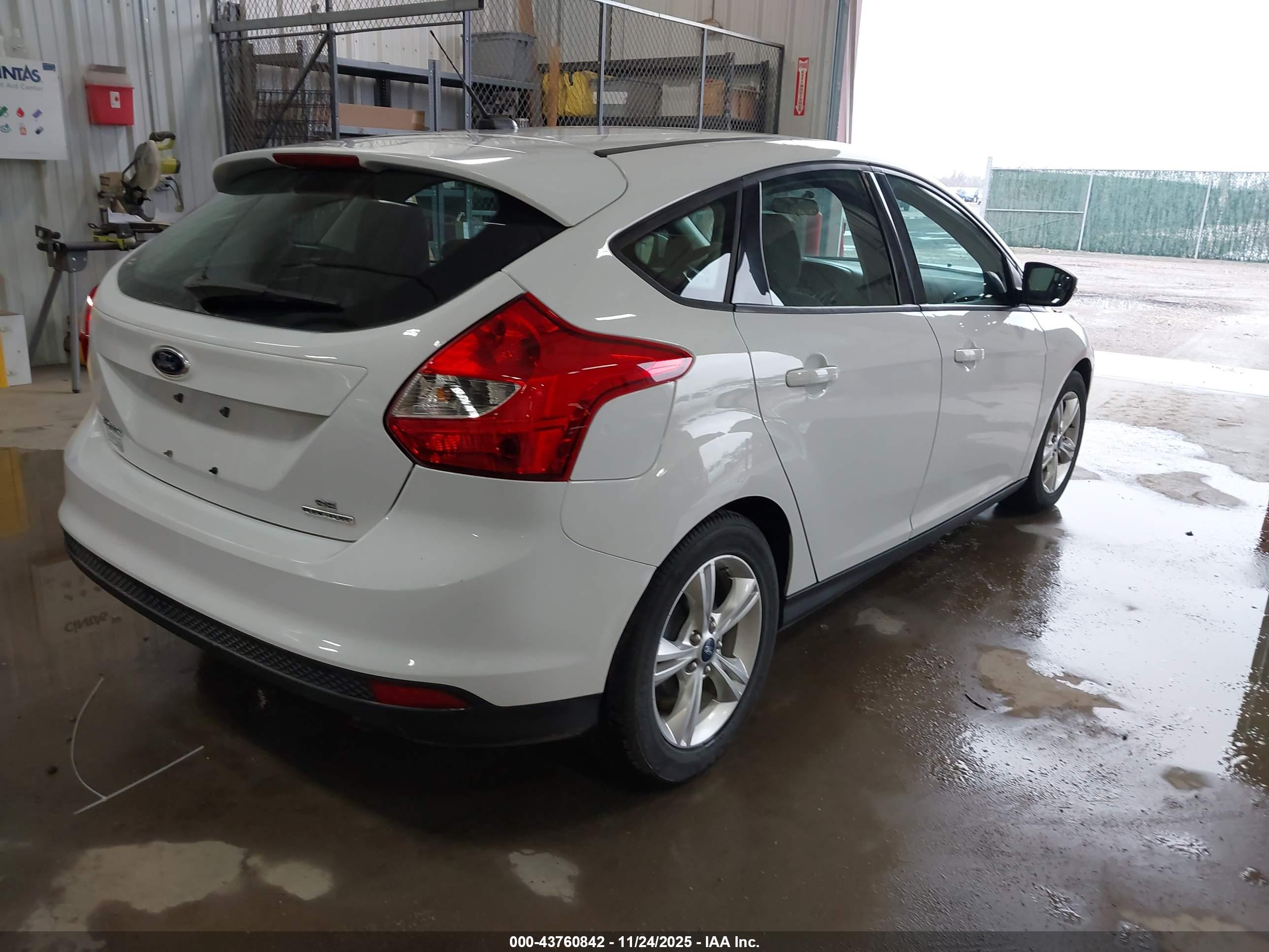 FORD FOCUS image 4