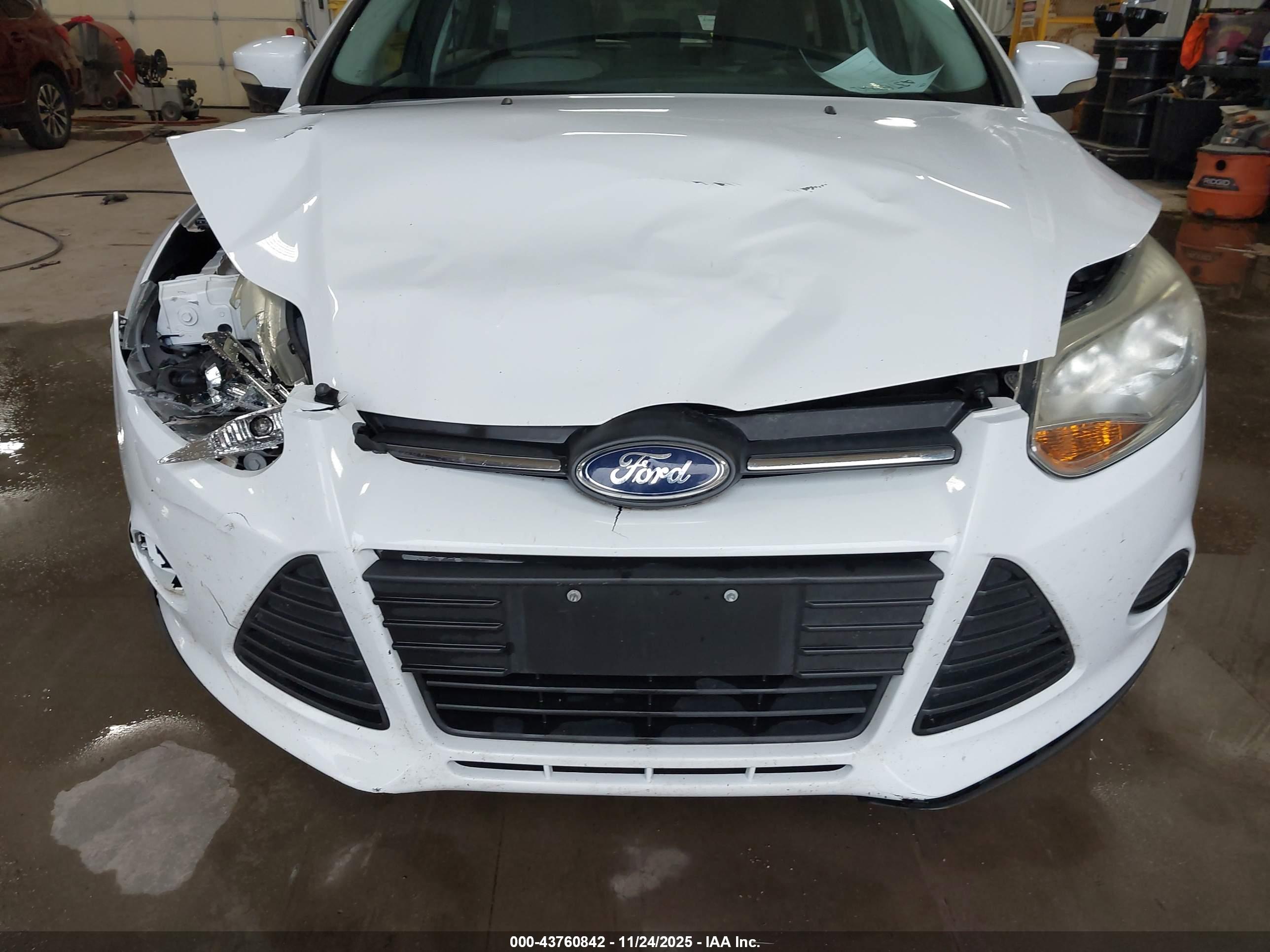 FORD FOCUS image 6