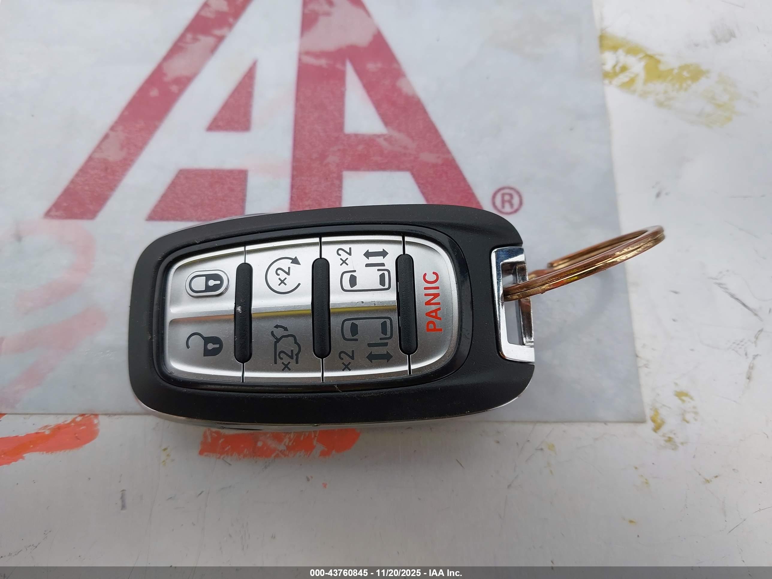 CHRYSLER PACIFICA image 11