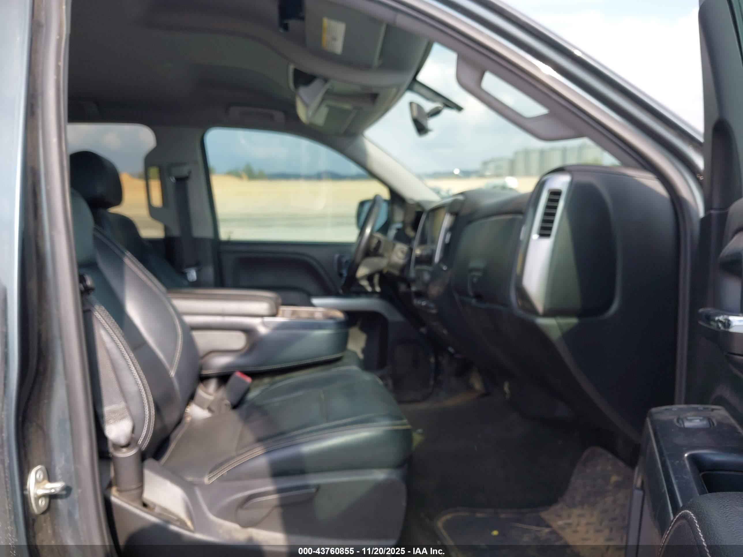 CHEVROLET SILVERADO image 5