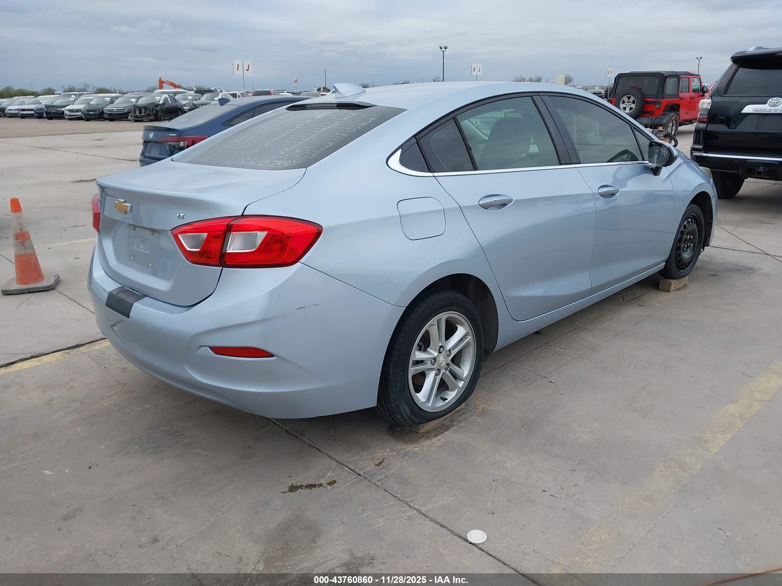 CHEVROLET CRUZE image 4