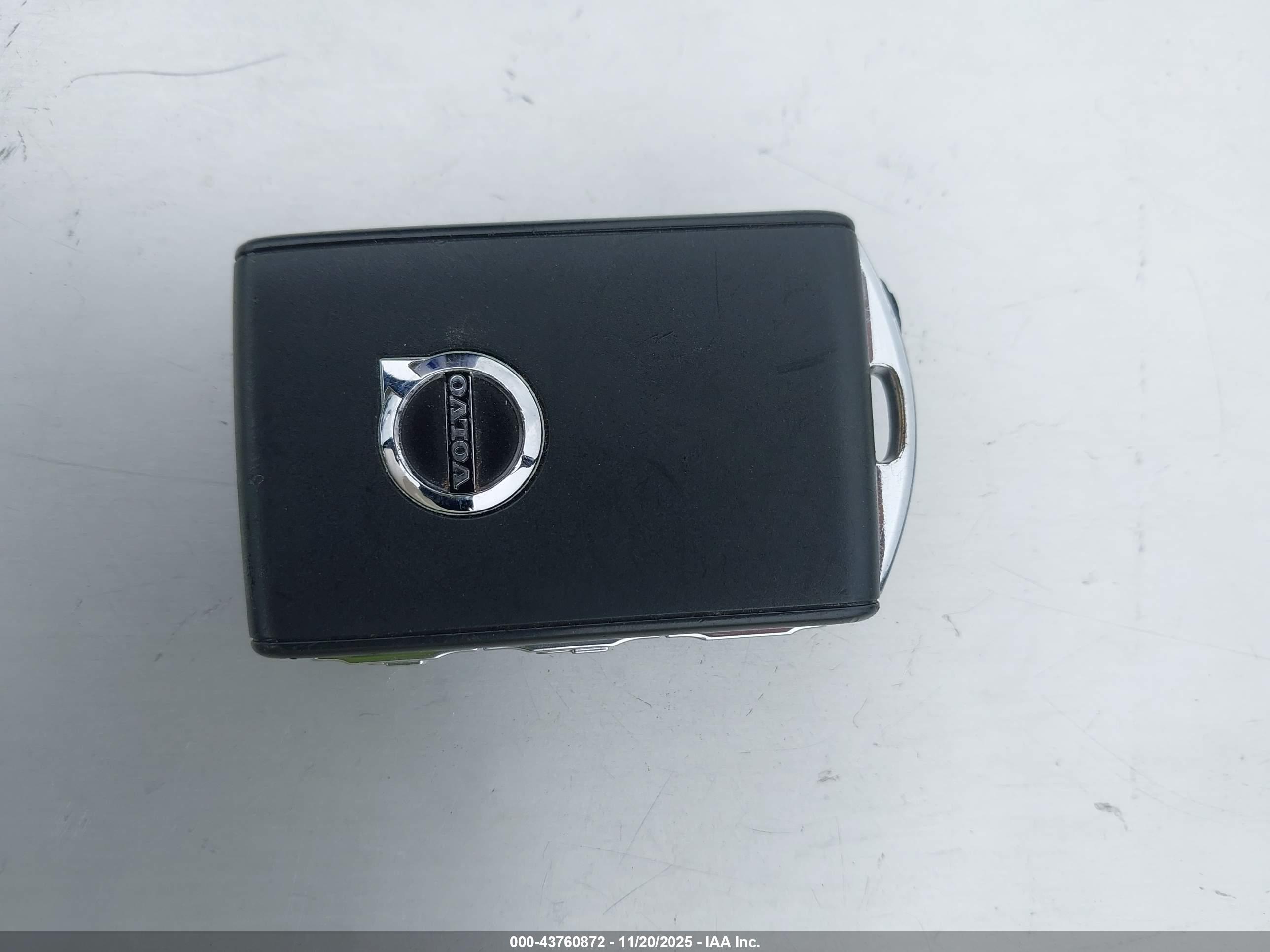 VOLVO XC40 image 11