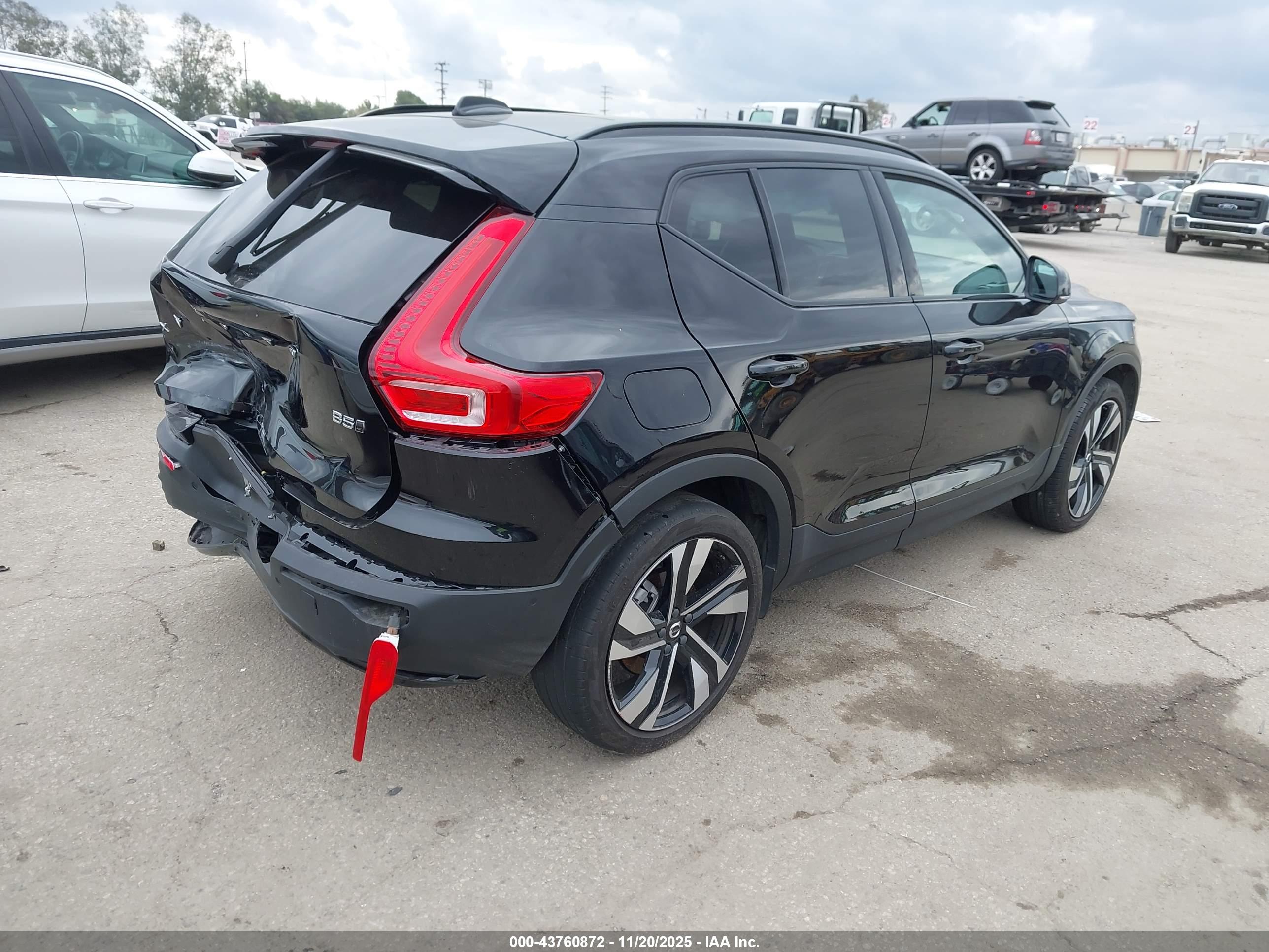 VOLVO XC40 image 4