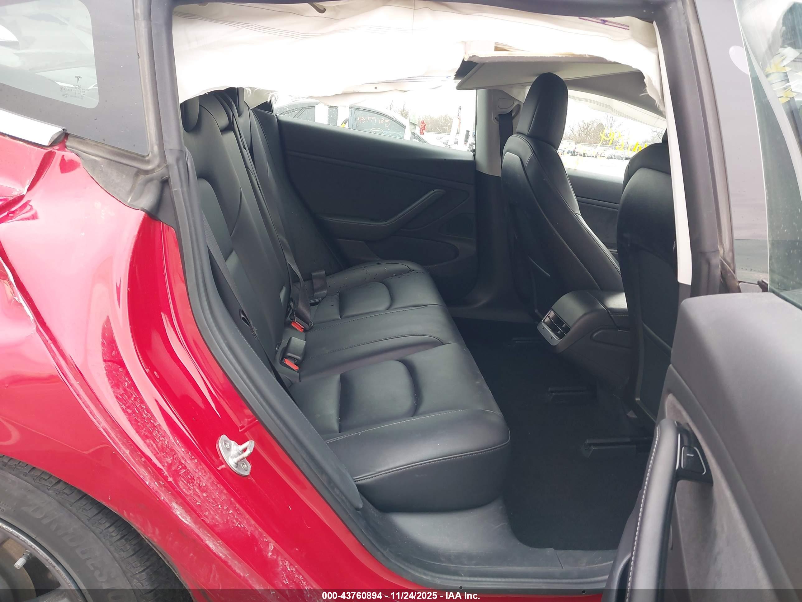TESLA MODEL image 8