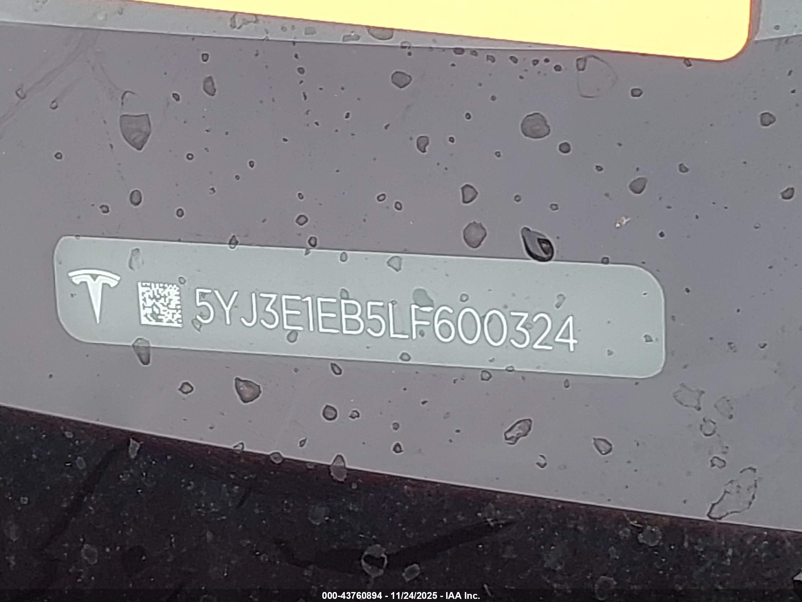 TESLA MODEL image 9