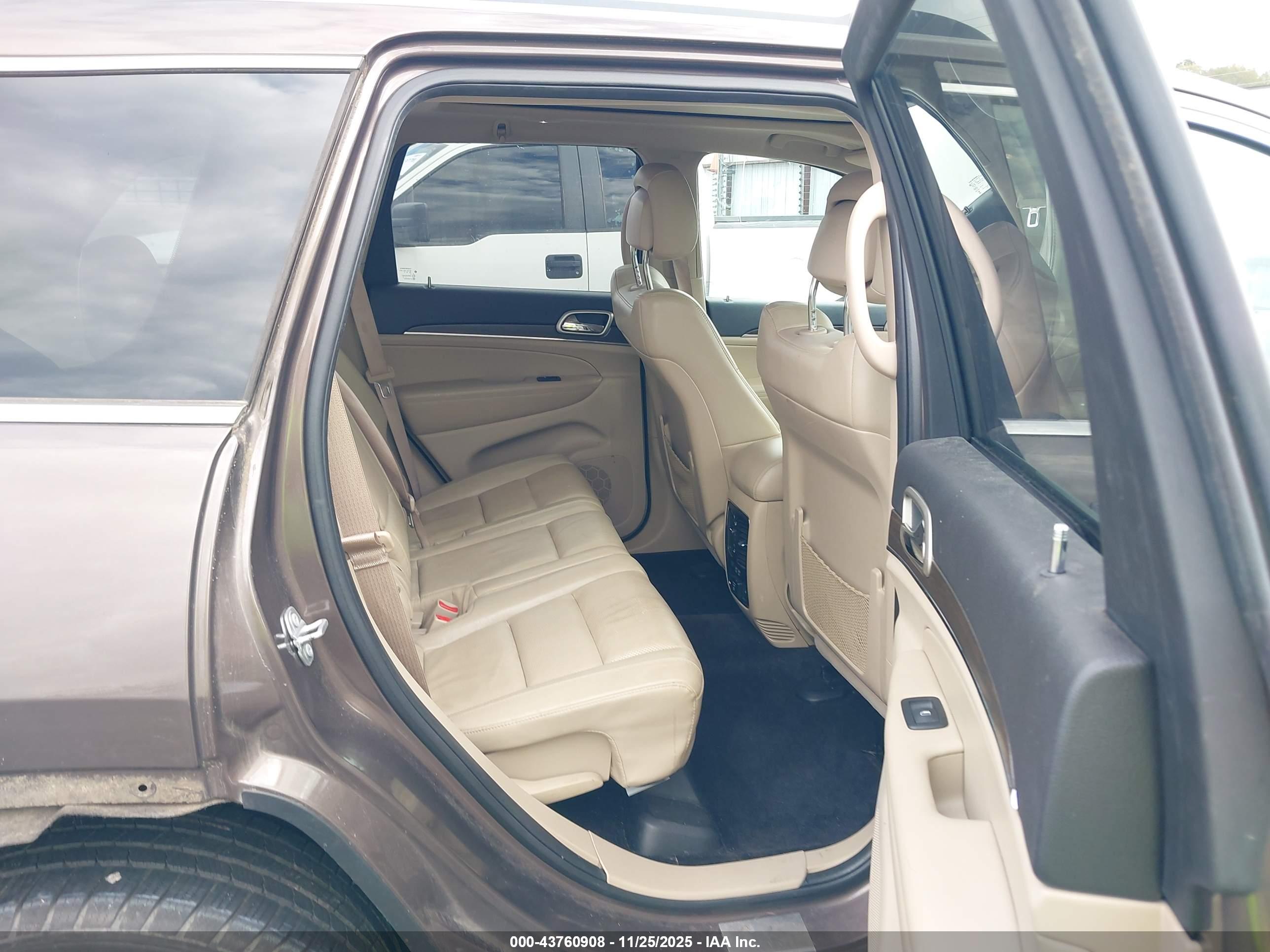 JEEP GRAND image 8