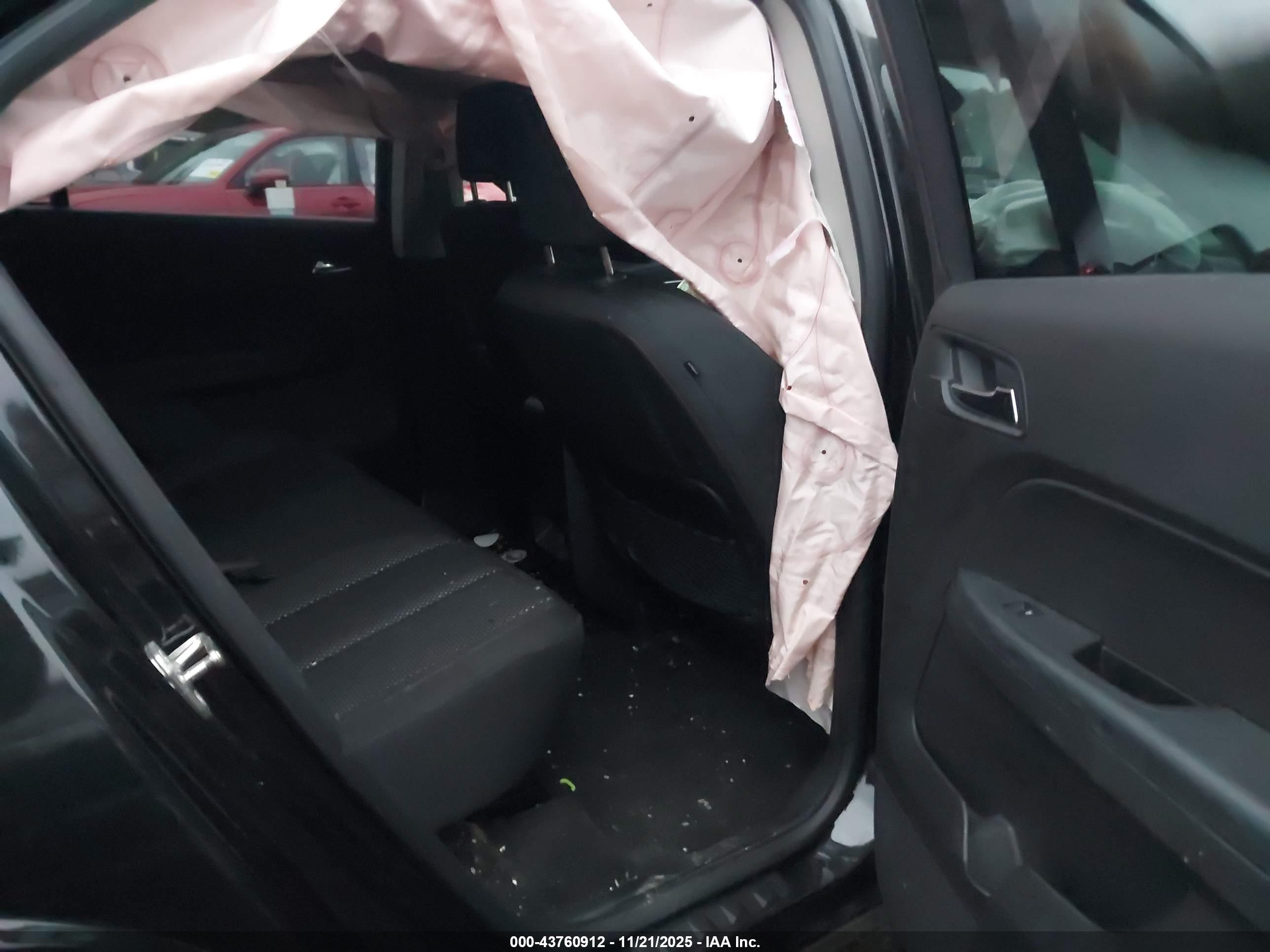 CHEVROLET EQUINOX image 8