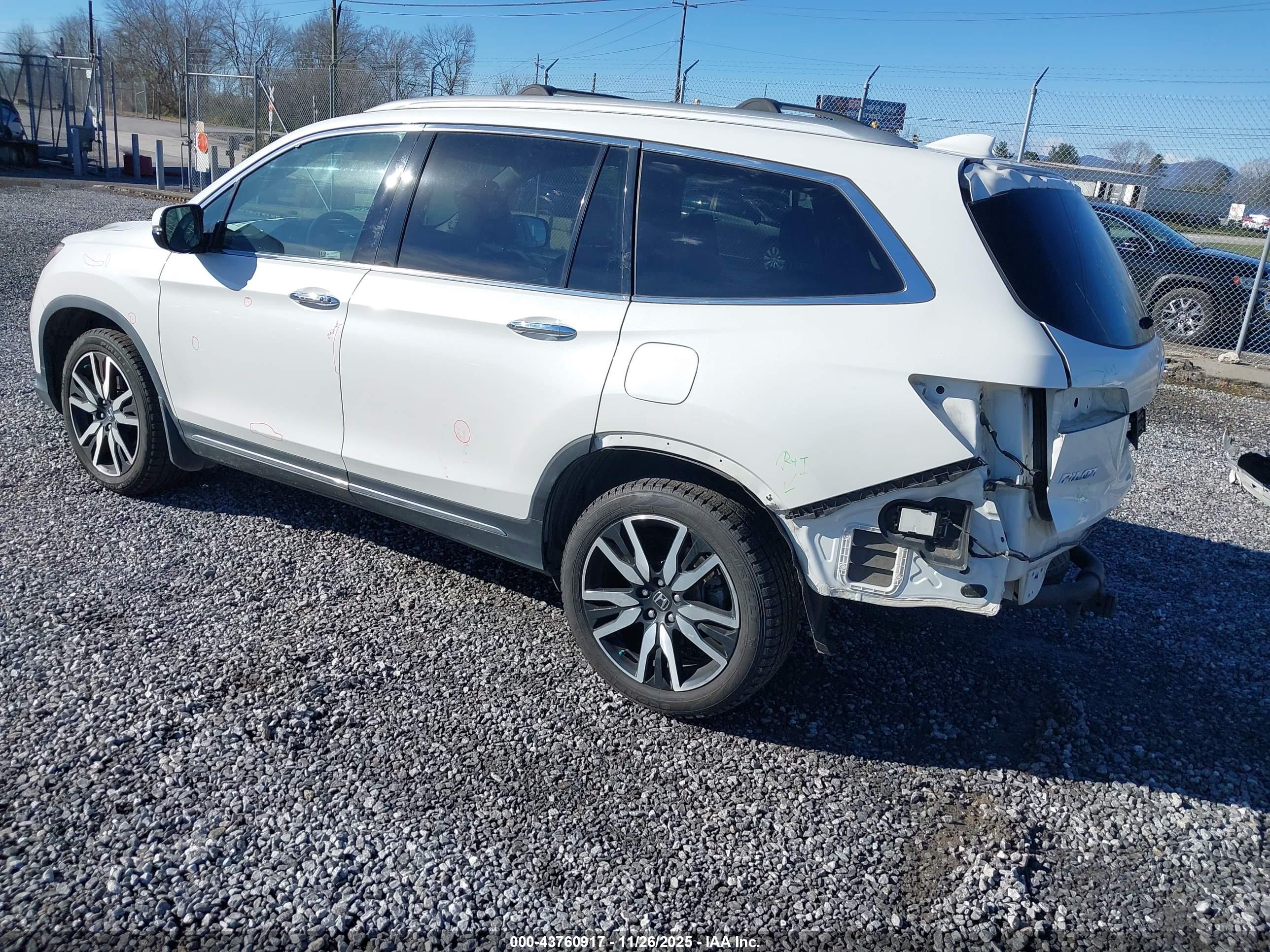 HONDA PILOT image 3