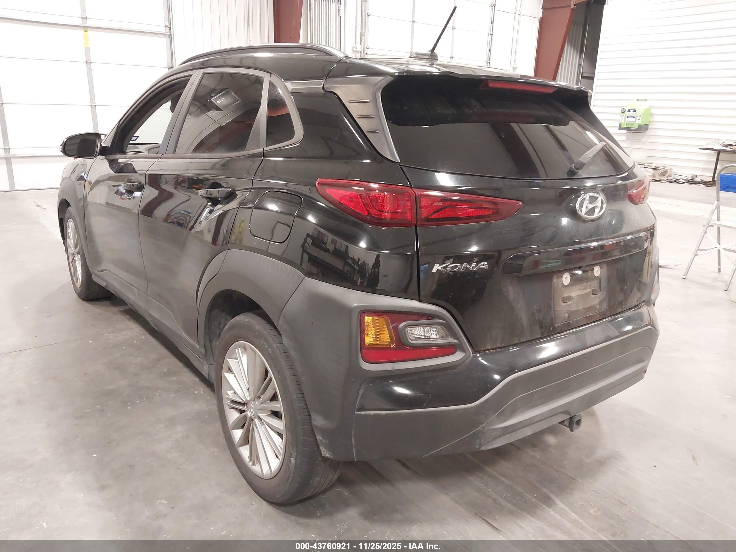 HYUNDAI KONA image 3