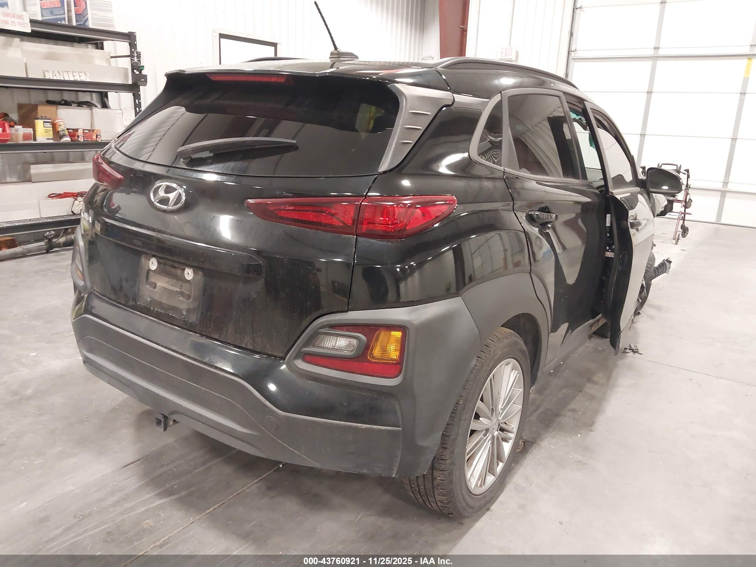 HYUNDAI KONA image 4