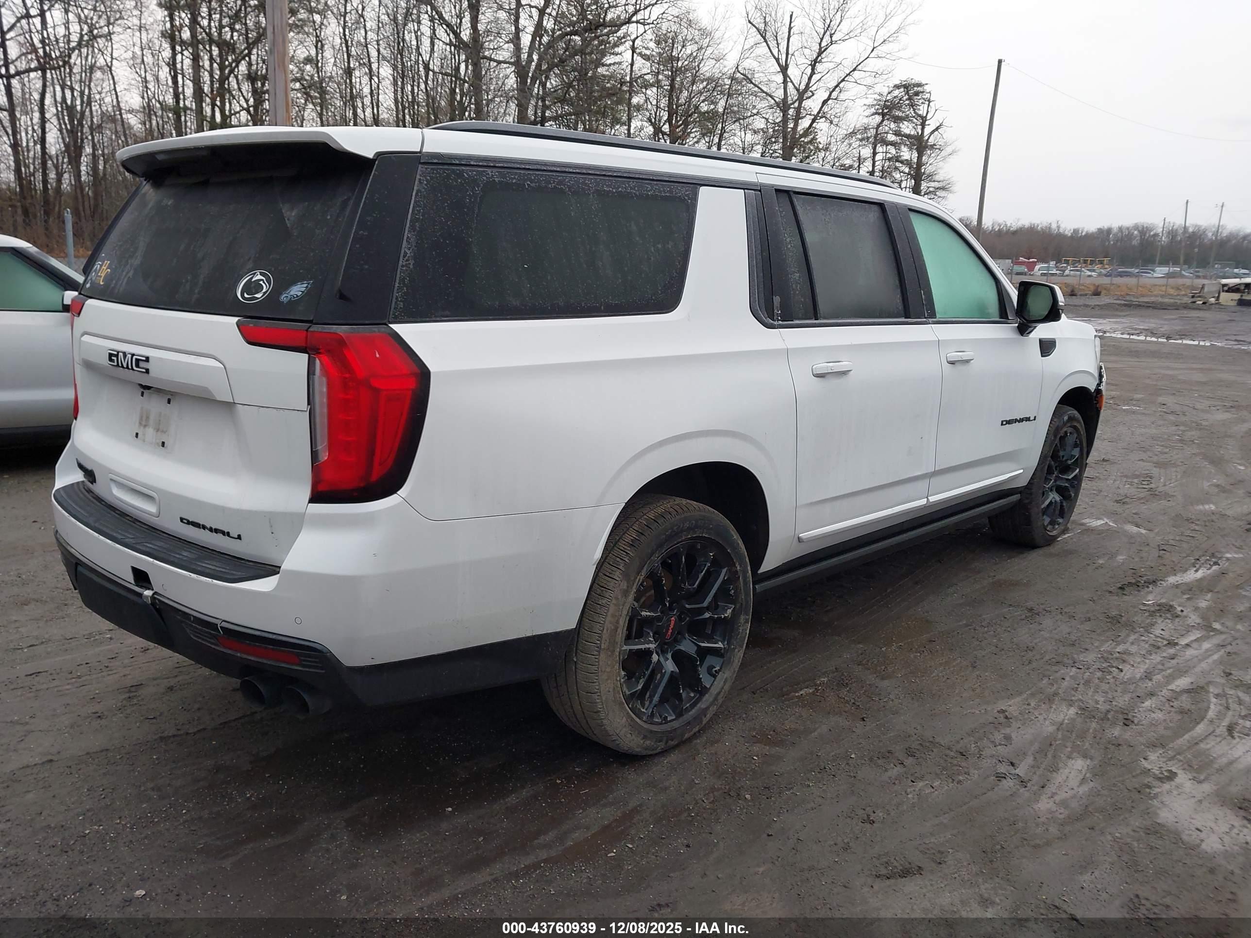 GMC YUKON image 4