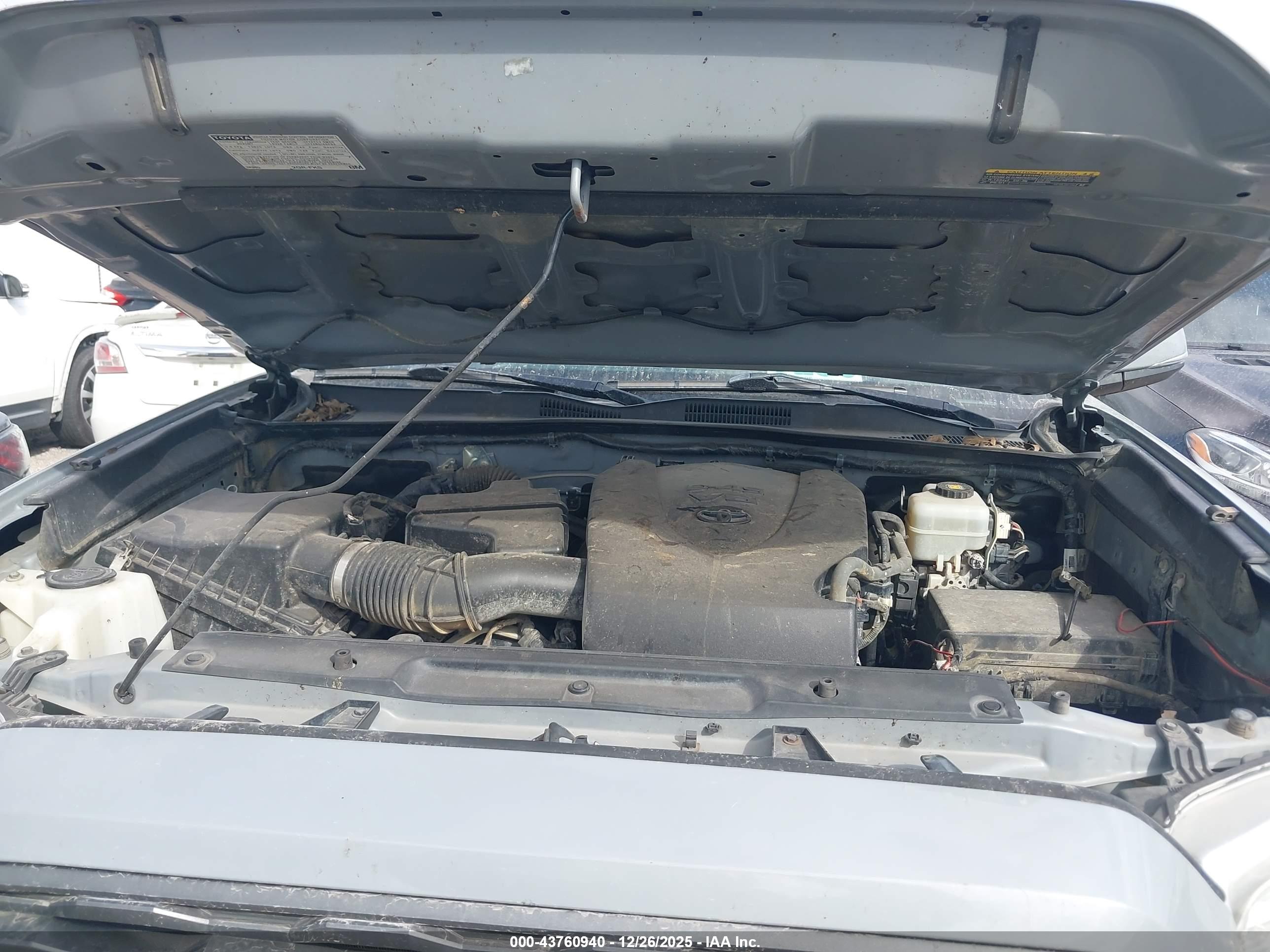 TOYOTA TACOMA image 10