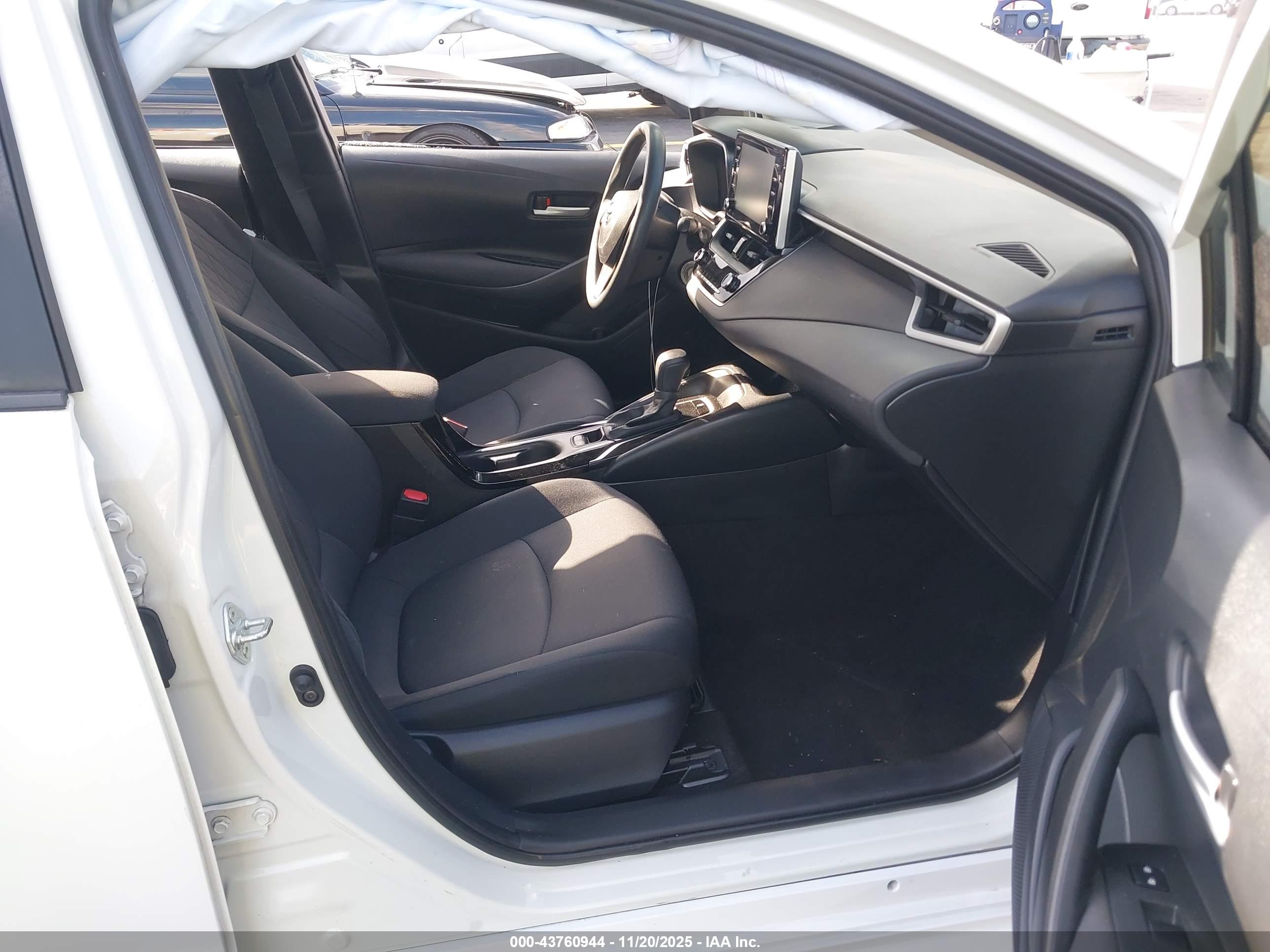TOYOTA COROLLA image 5