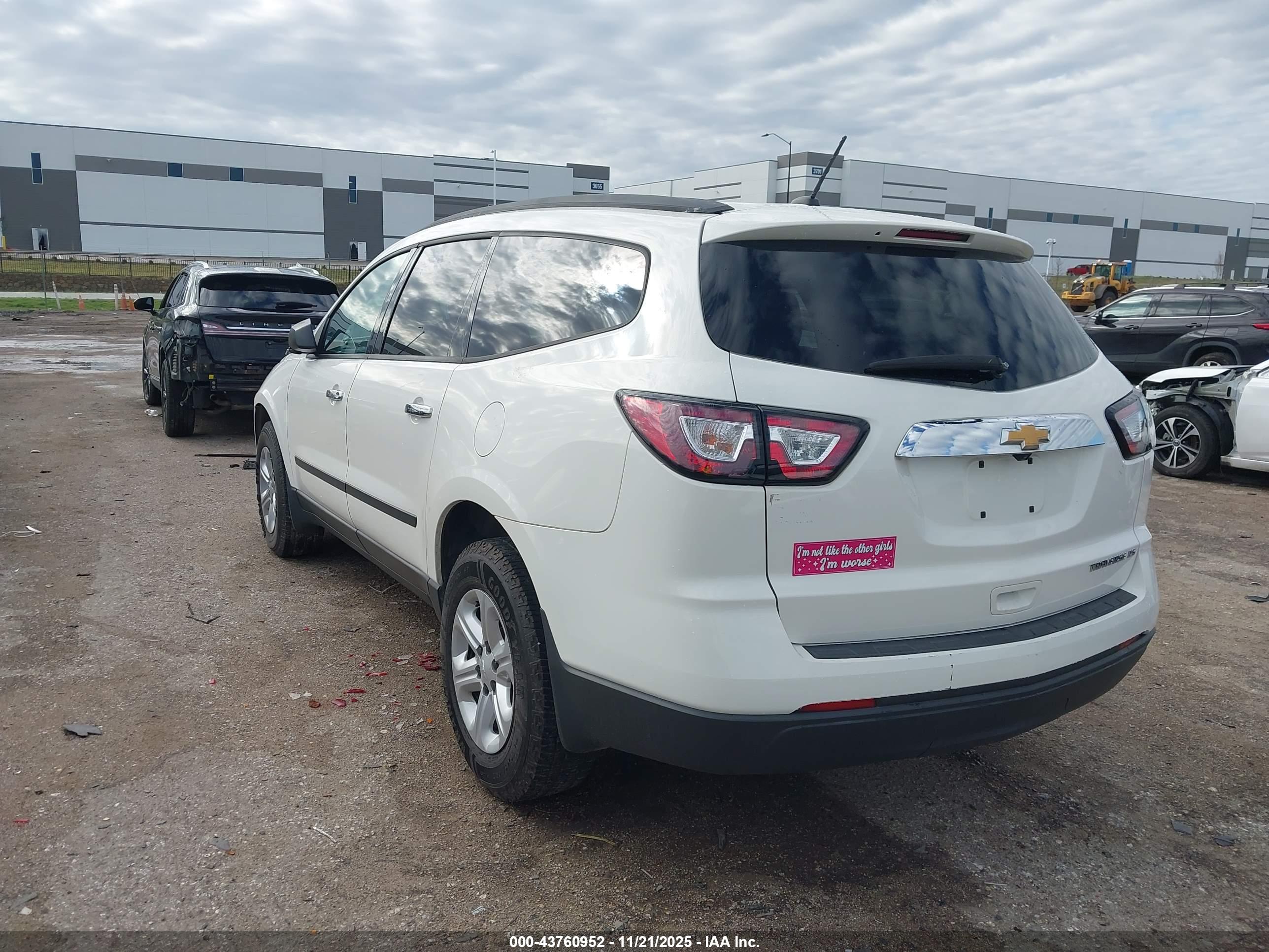 CHEVROLET TRAVERSE image 3