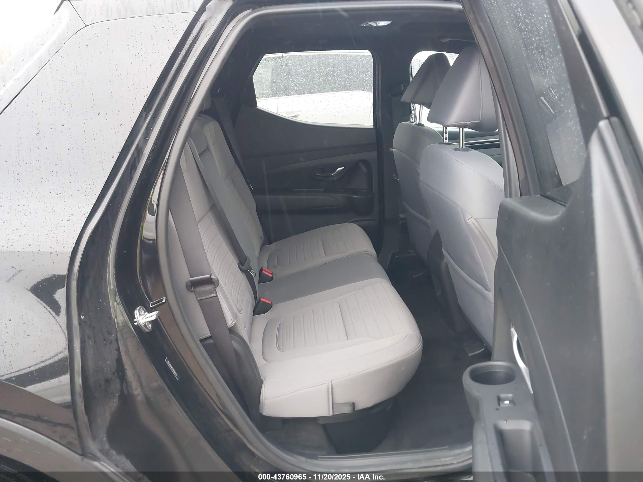 HYUNDAI SANTA image 8