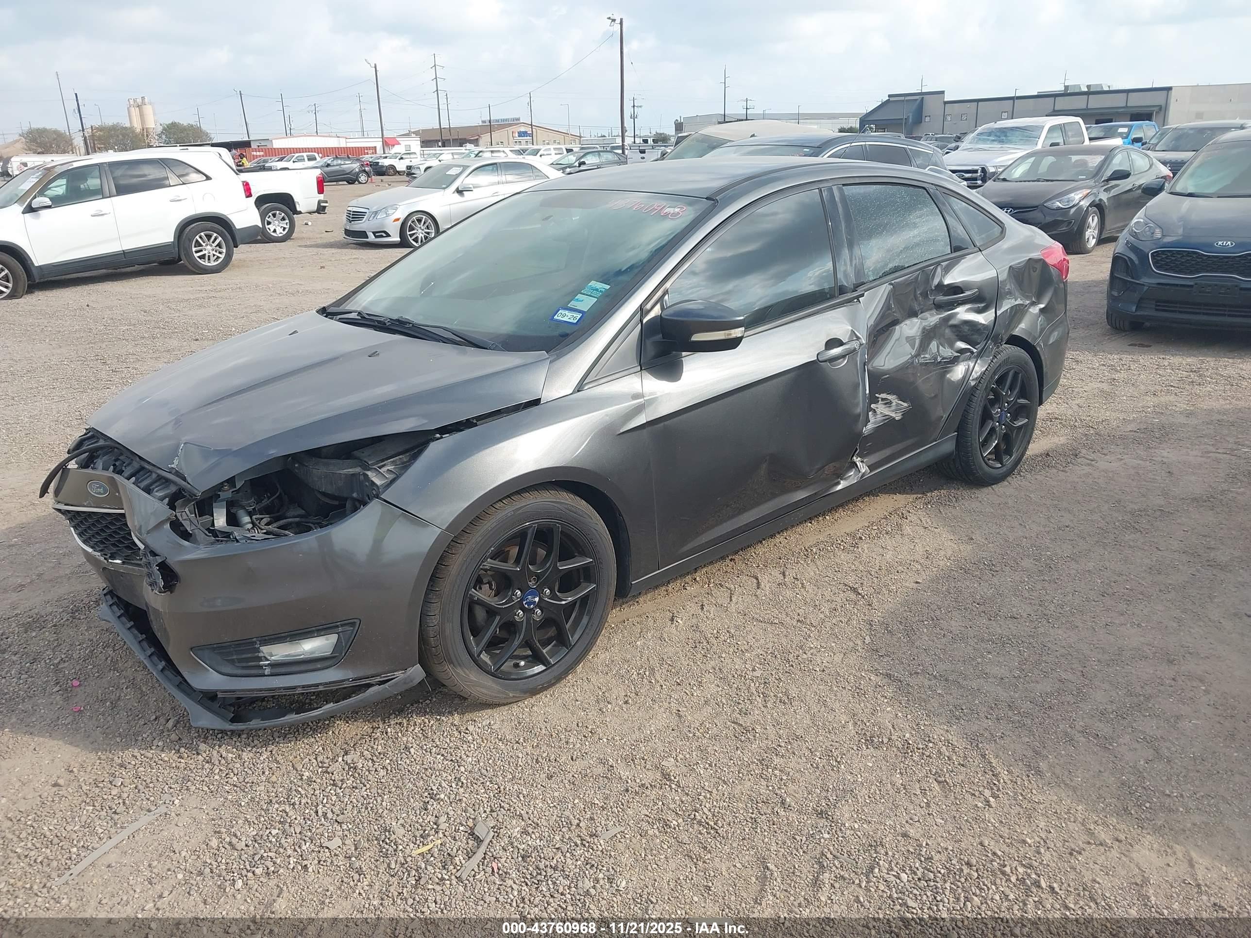 FORD FOCUS image 2