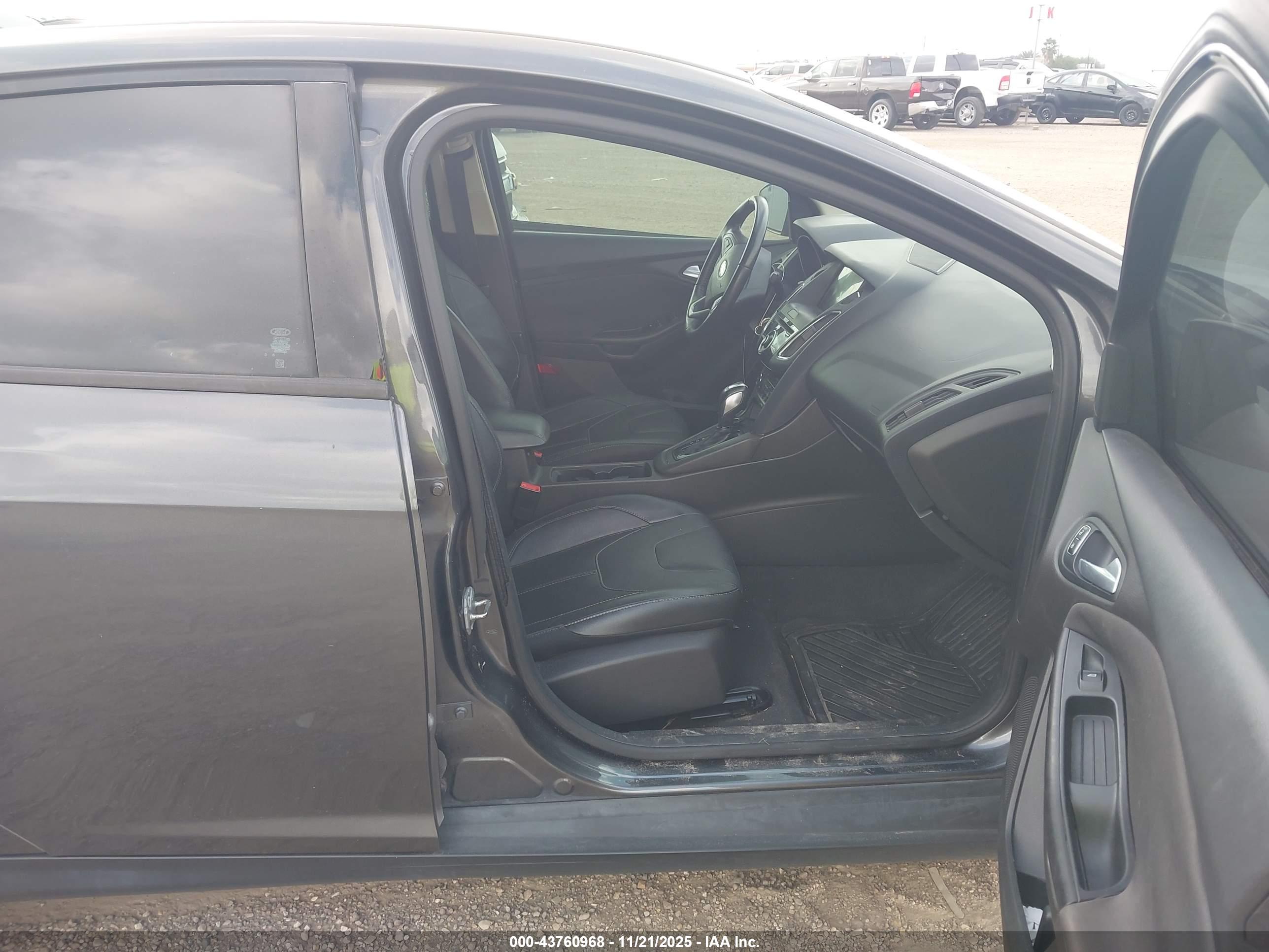 FORD FOCUS image 5