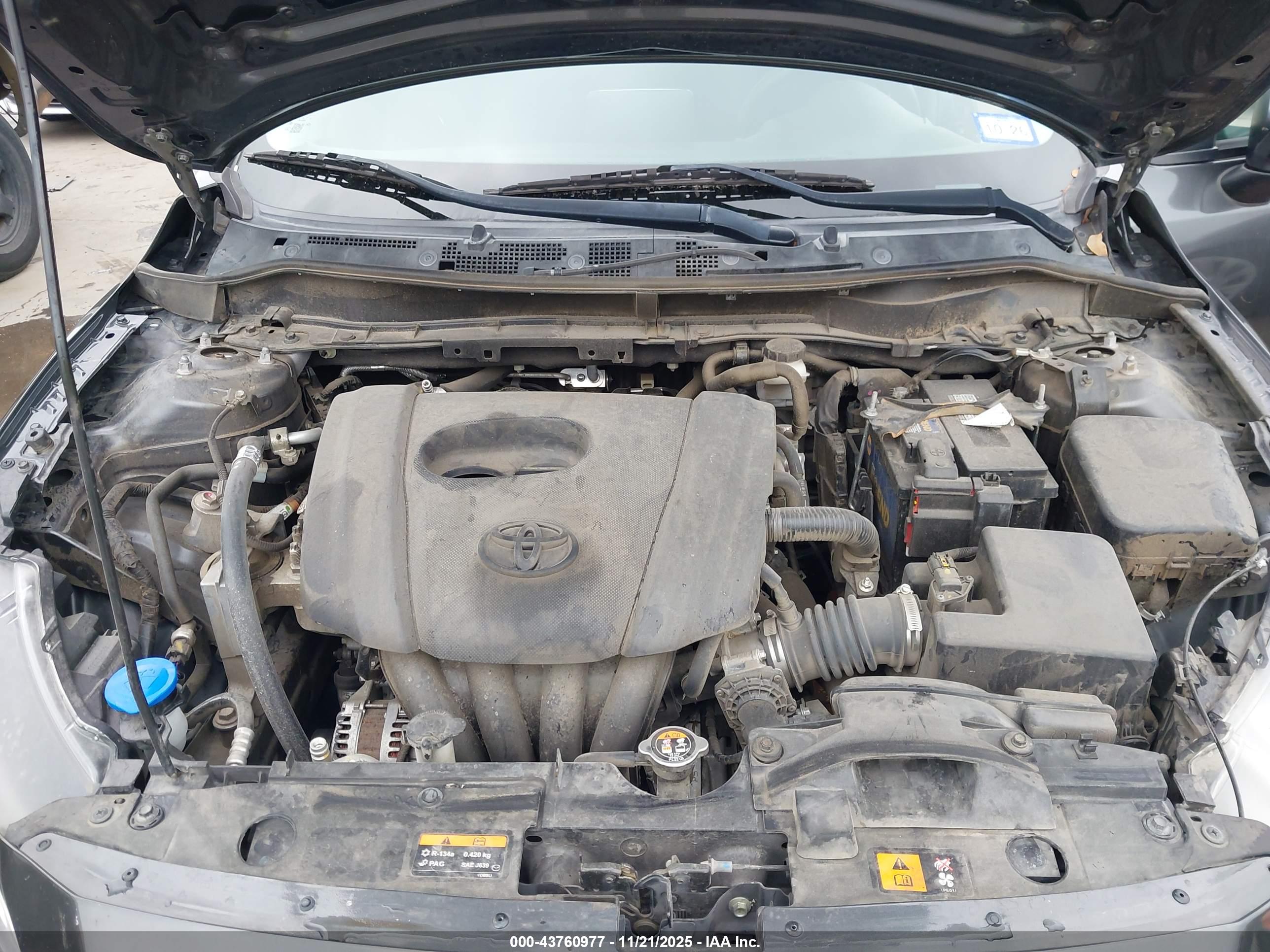 TOYOTA YARIS image 10