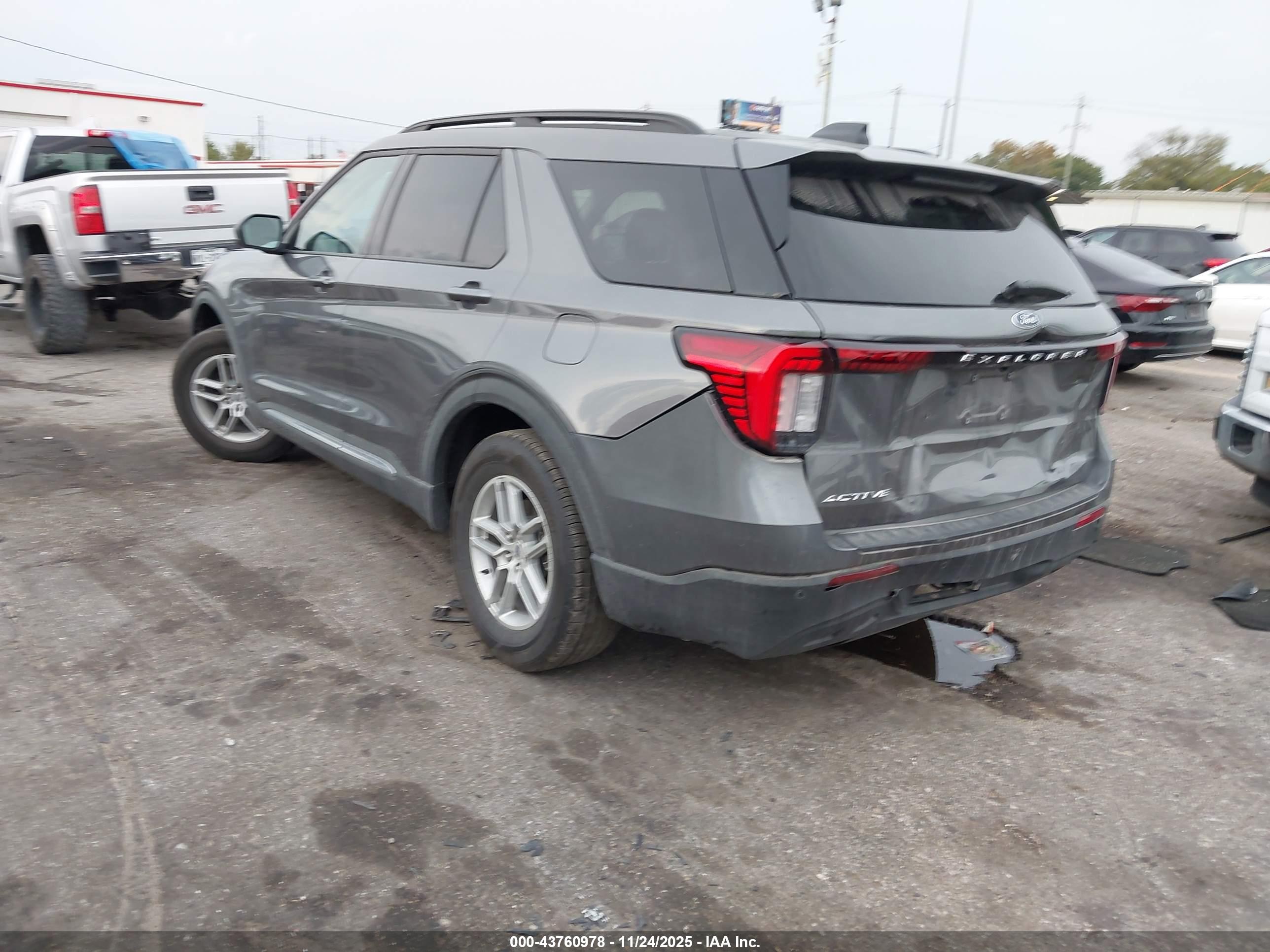 FORD EXPLORER image 3