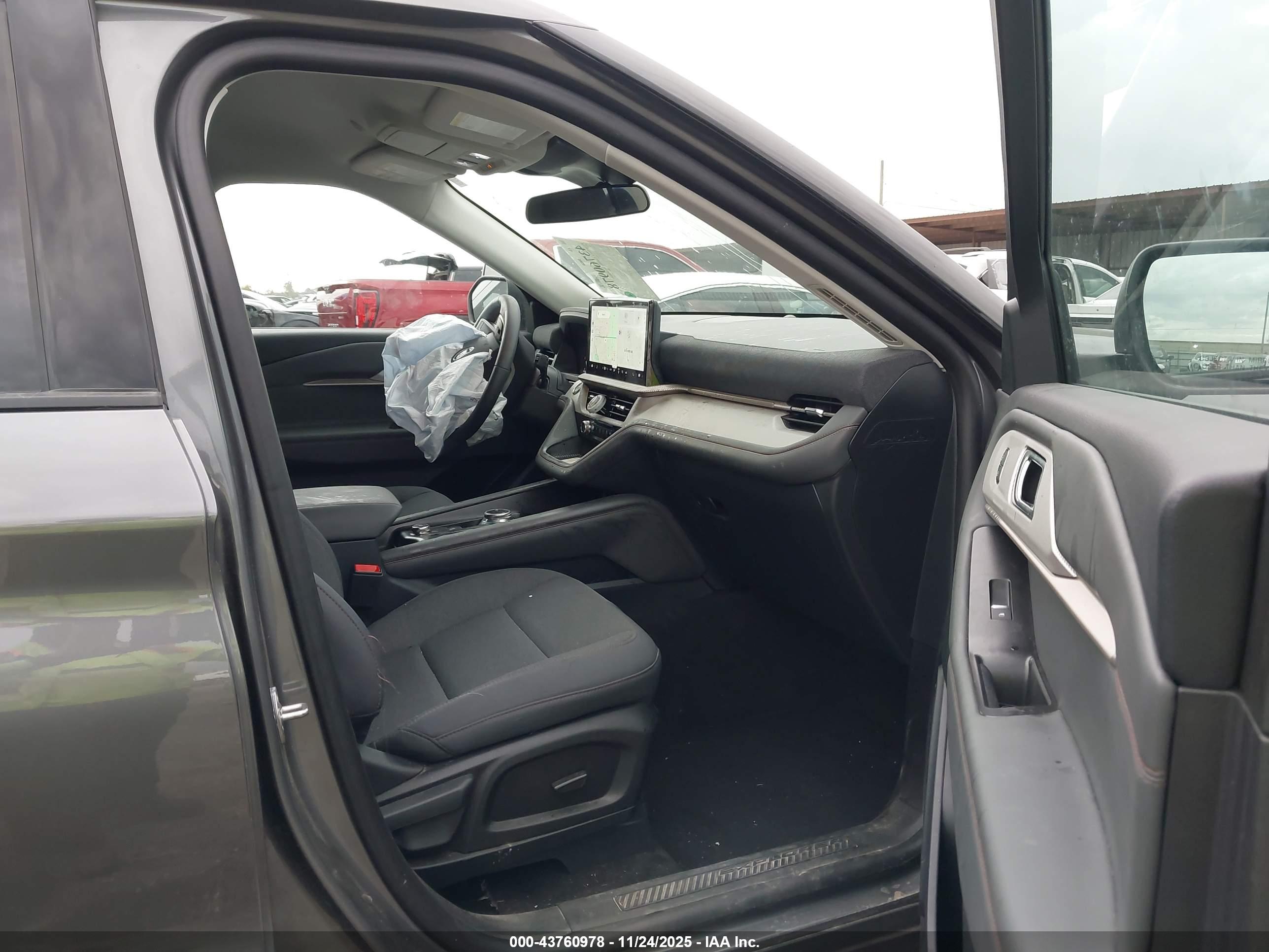 FORD EXPLORER image 5
