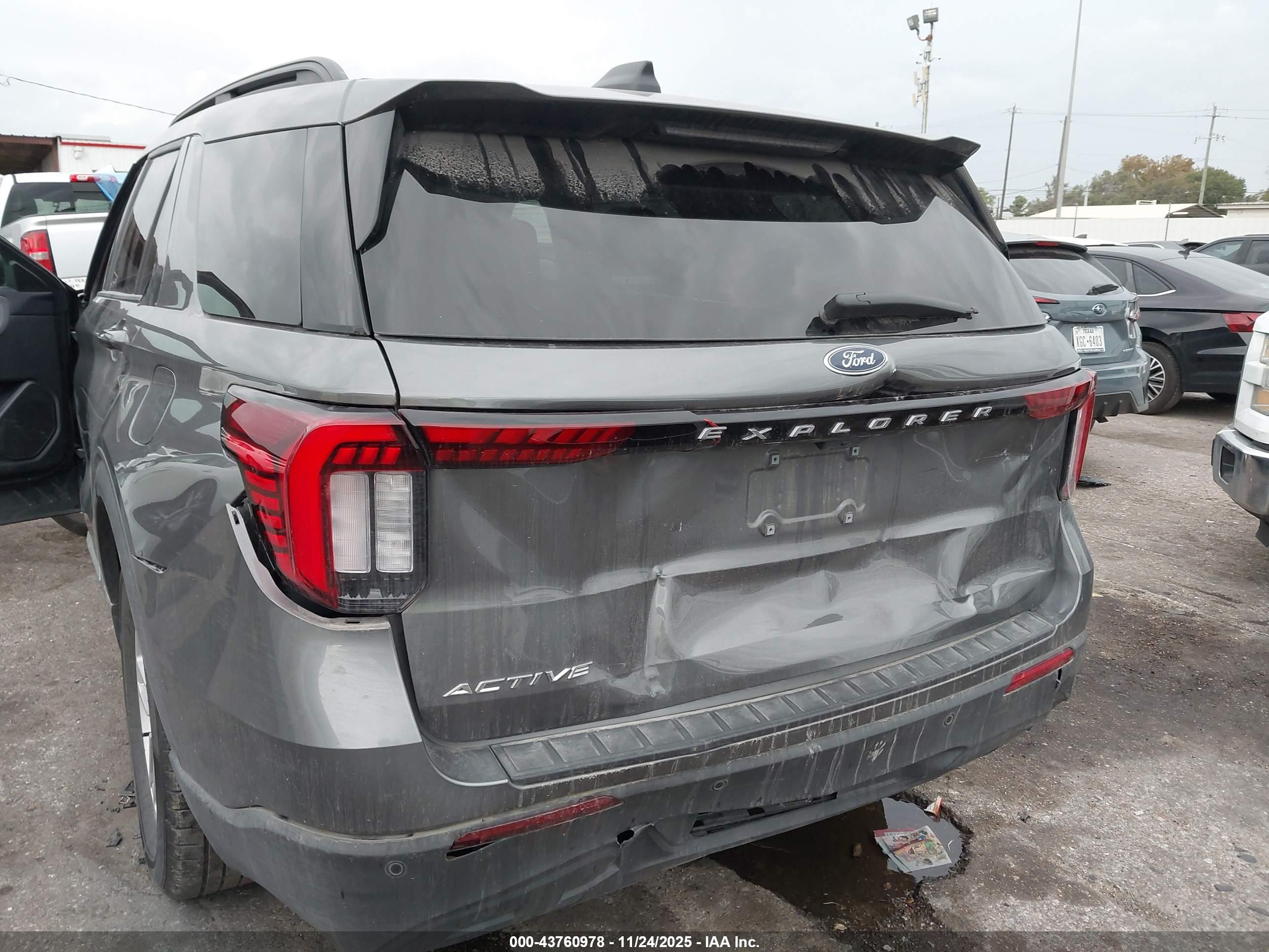 FORD EXPLORER image 6