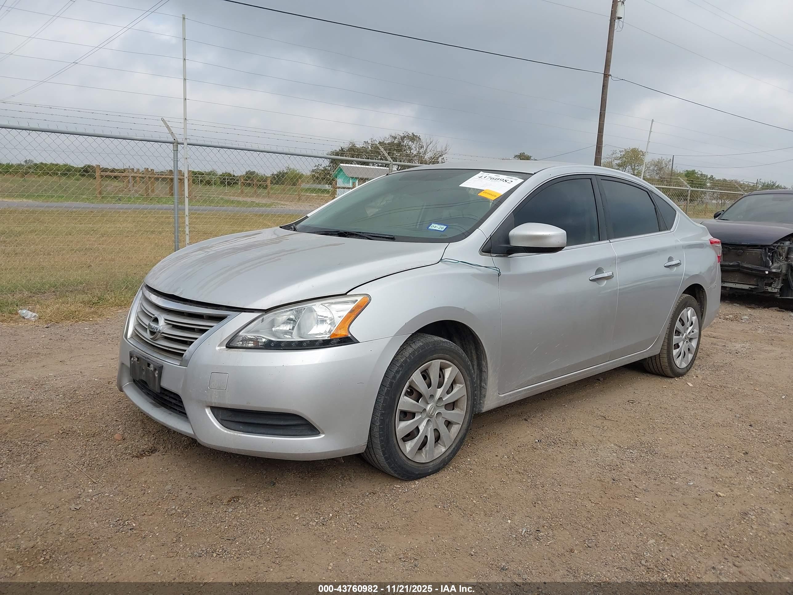 NISSAN SENTRA image 2