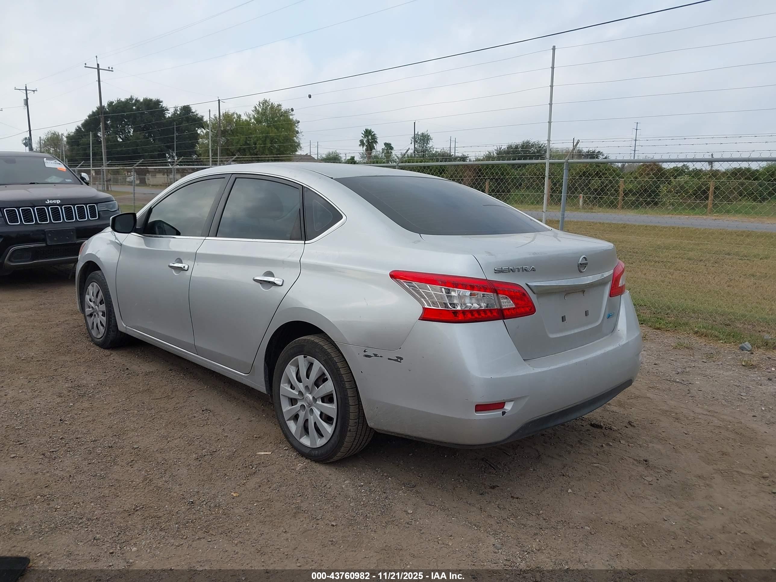 NISSAN SENTRA image 3