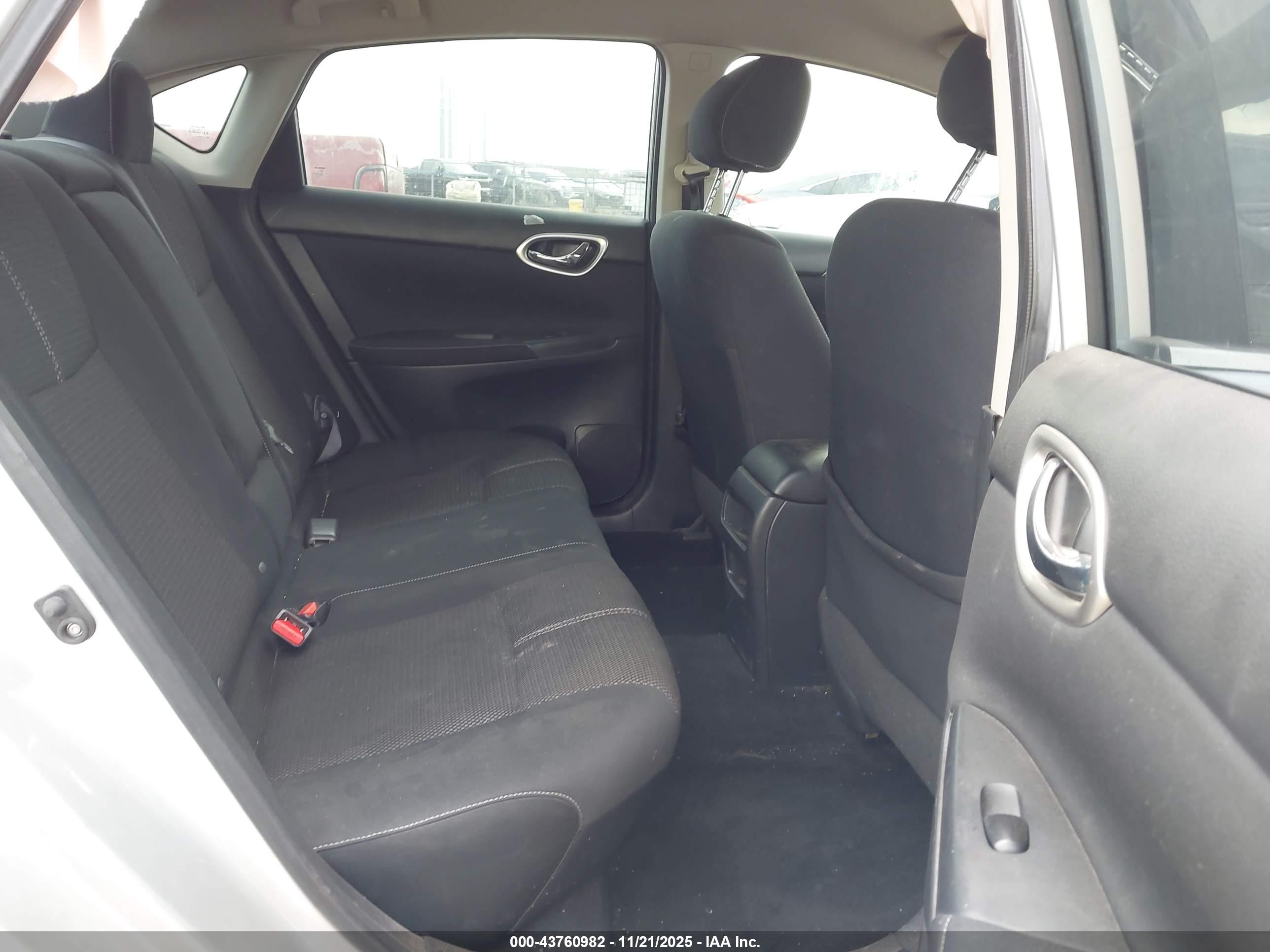 NISSAN SENTRA image 8