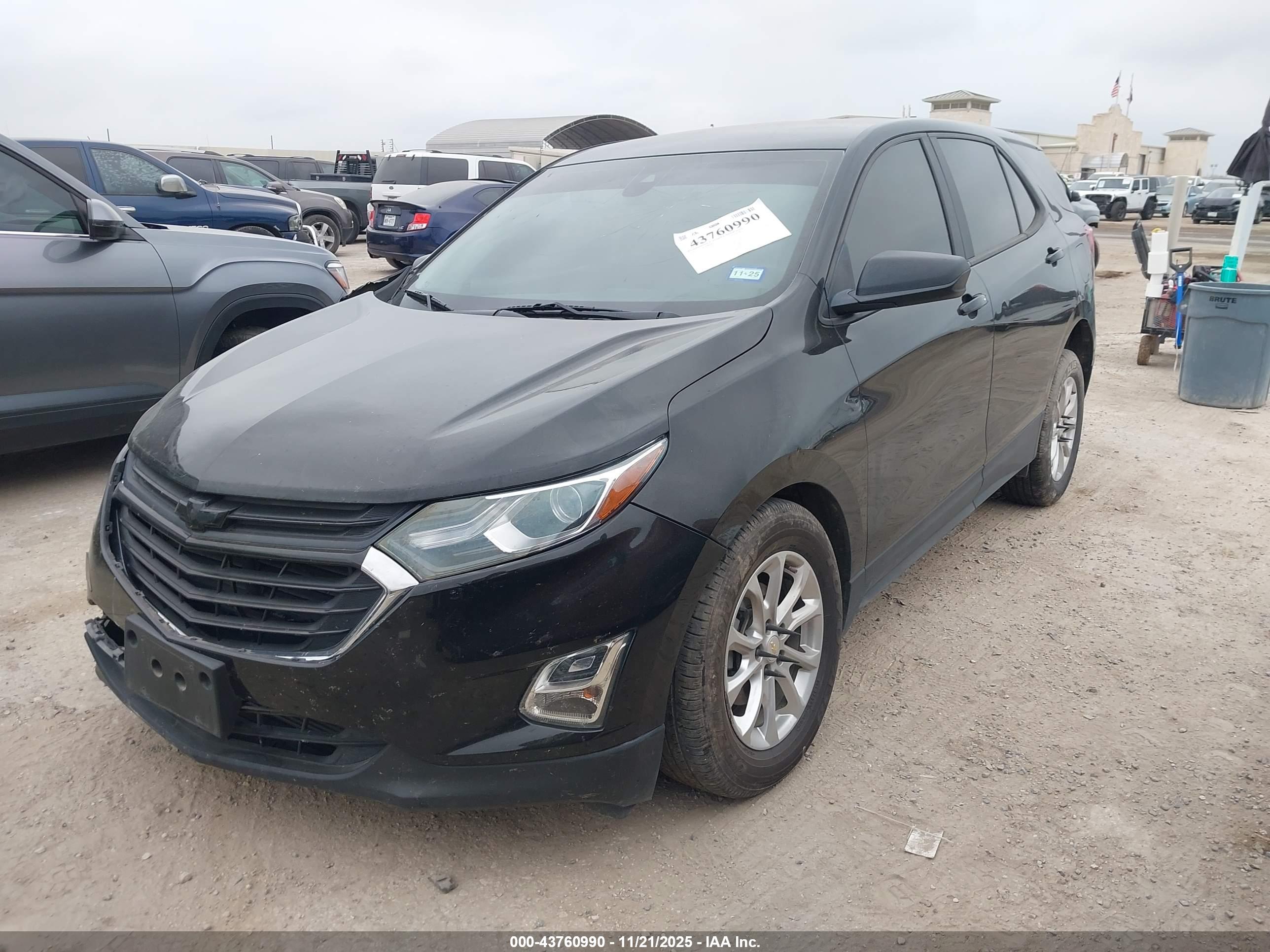 CHEVROLET EQUINOX image 2