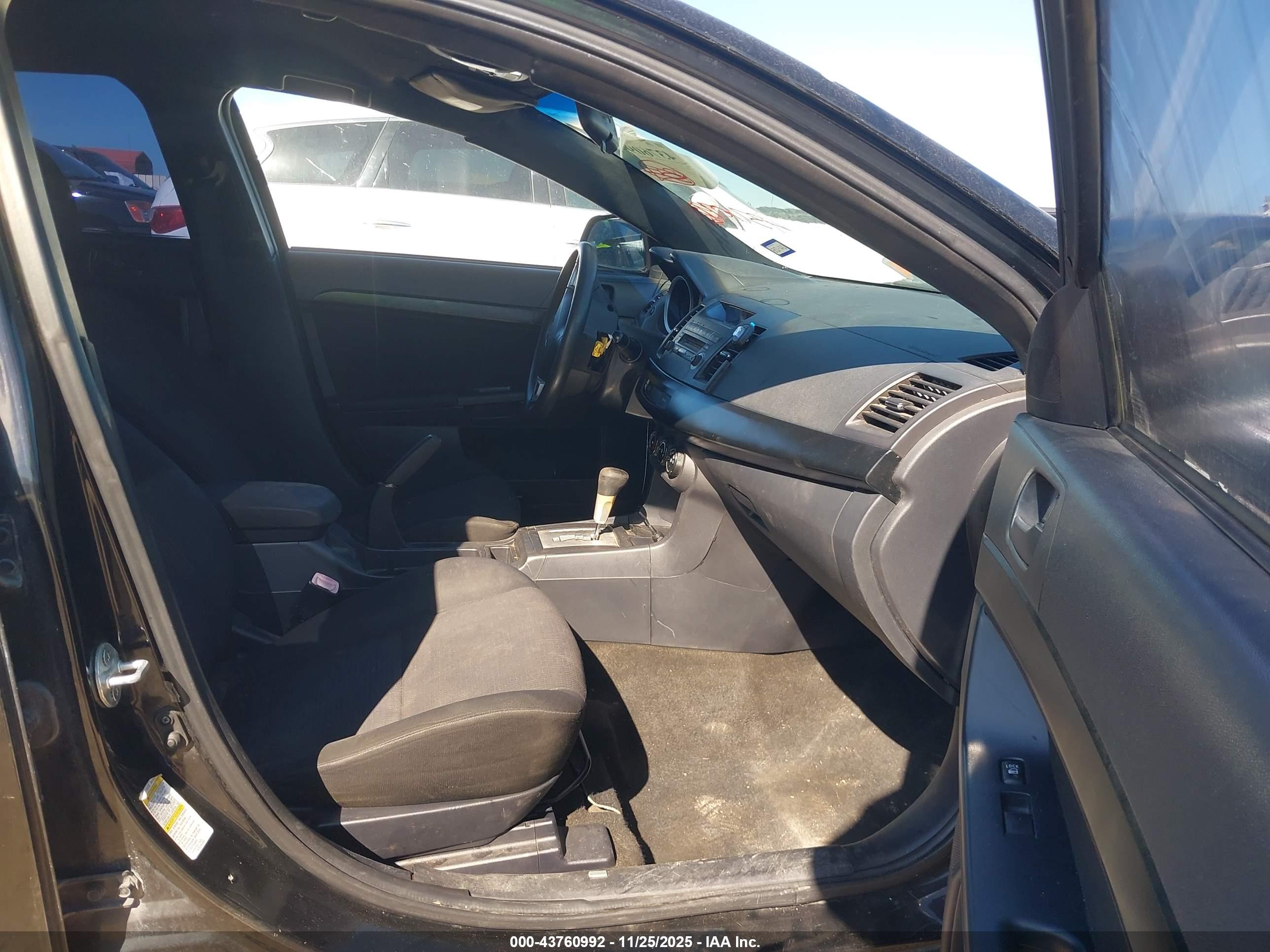 MITSUBISHI LANCER image 5