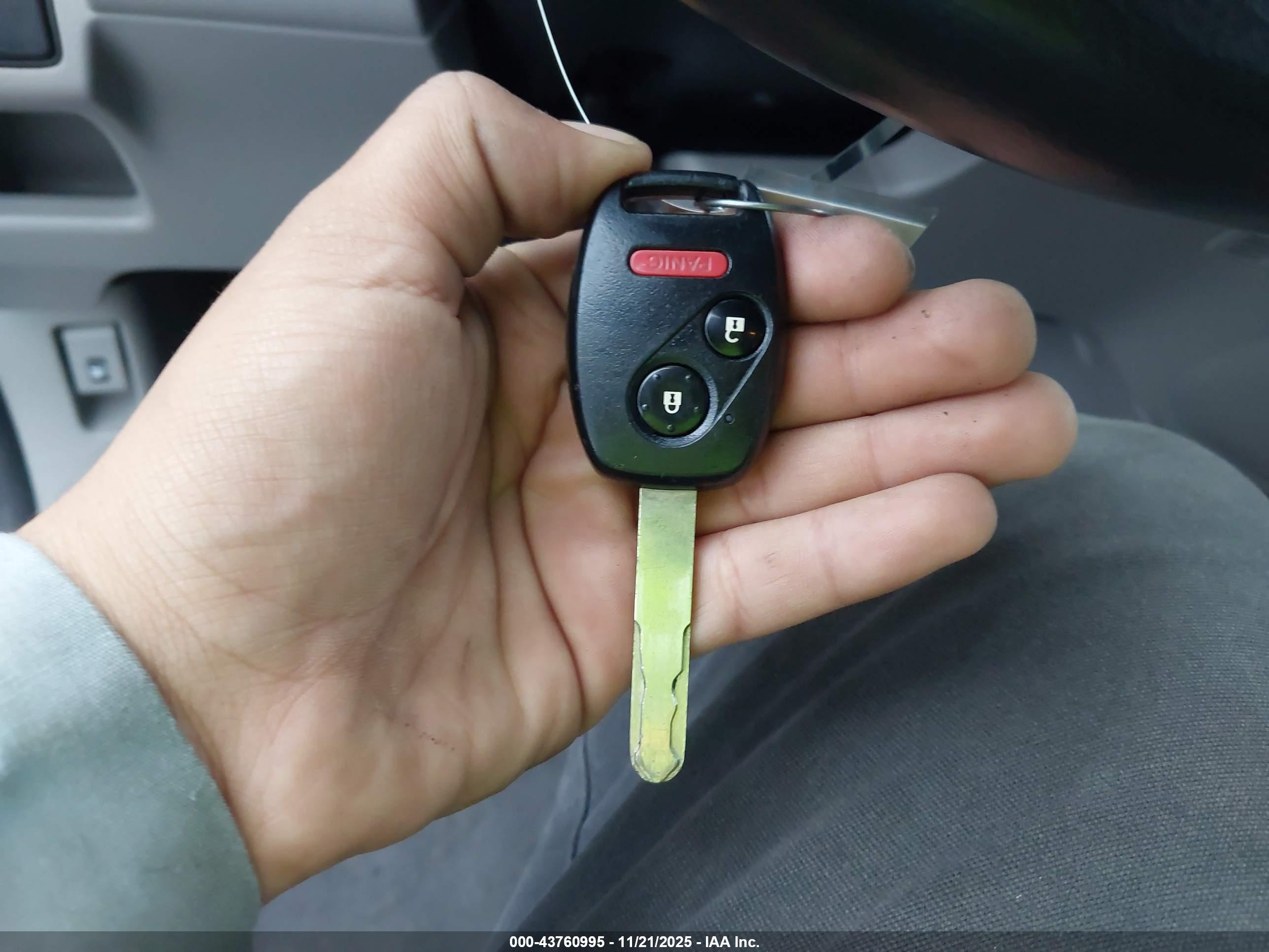 HONDA CR-V image 11