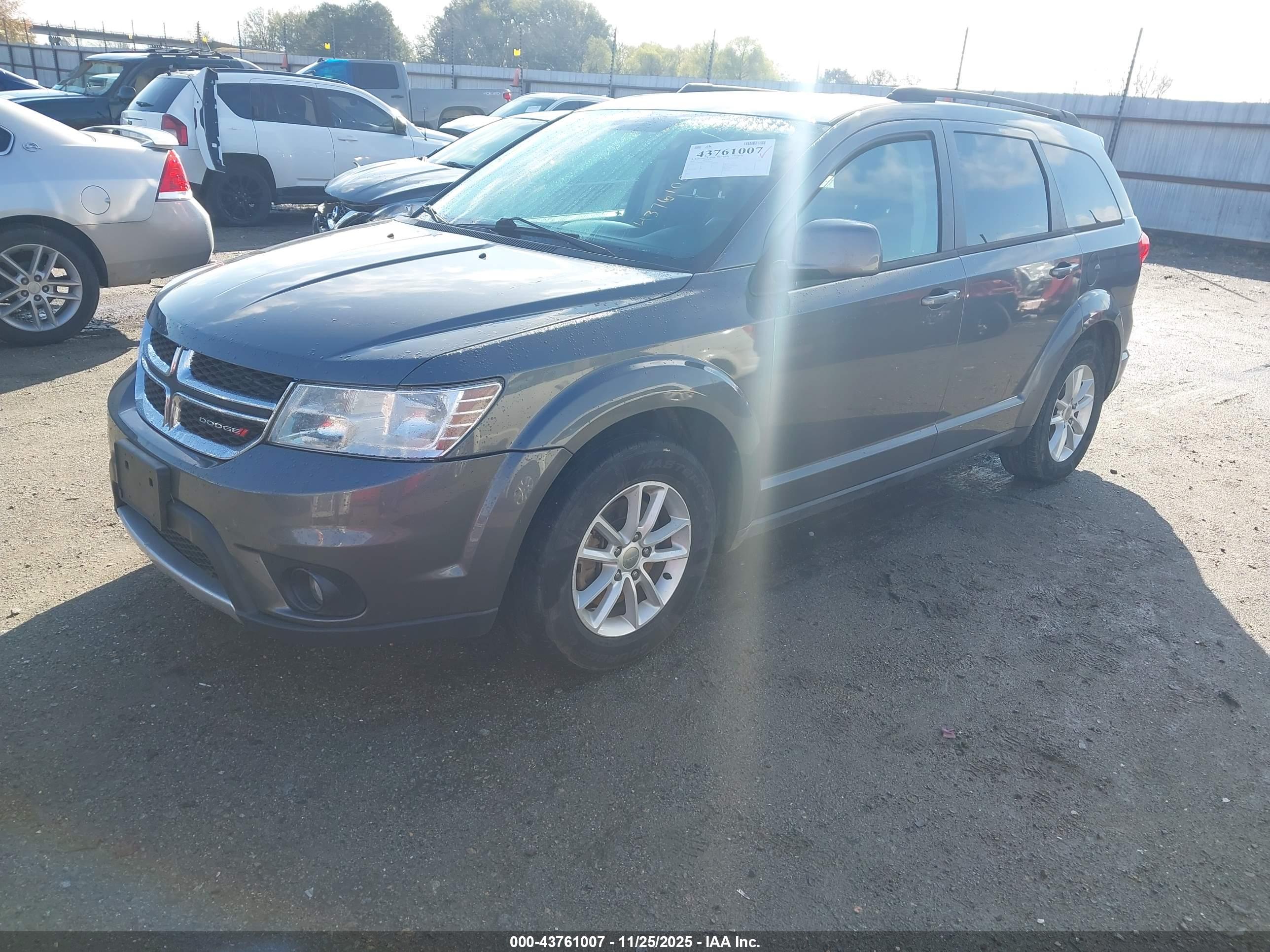 DODGE JOURNEY image 2