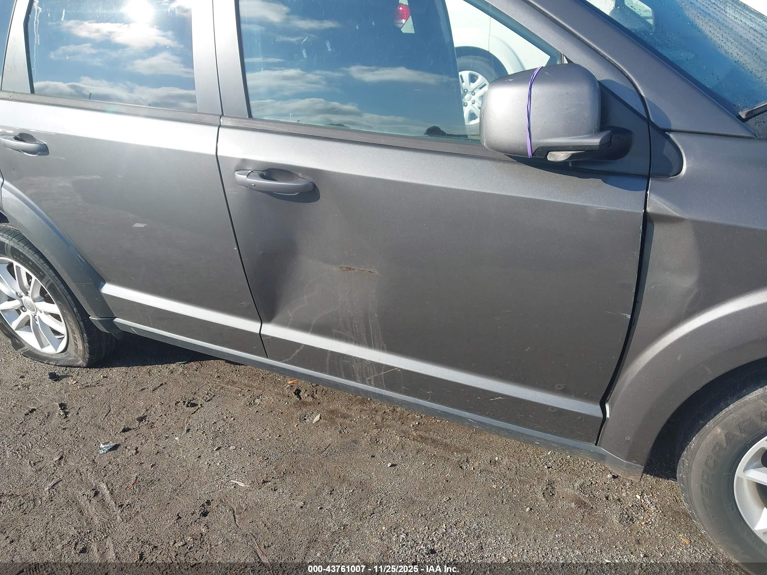 DODGE JOURNEY image 6