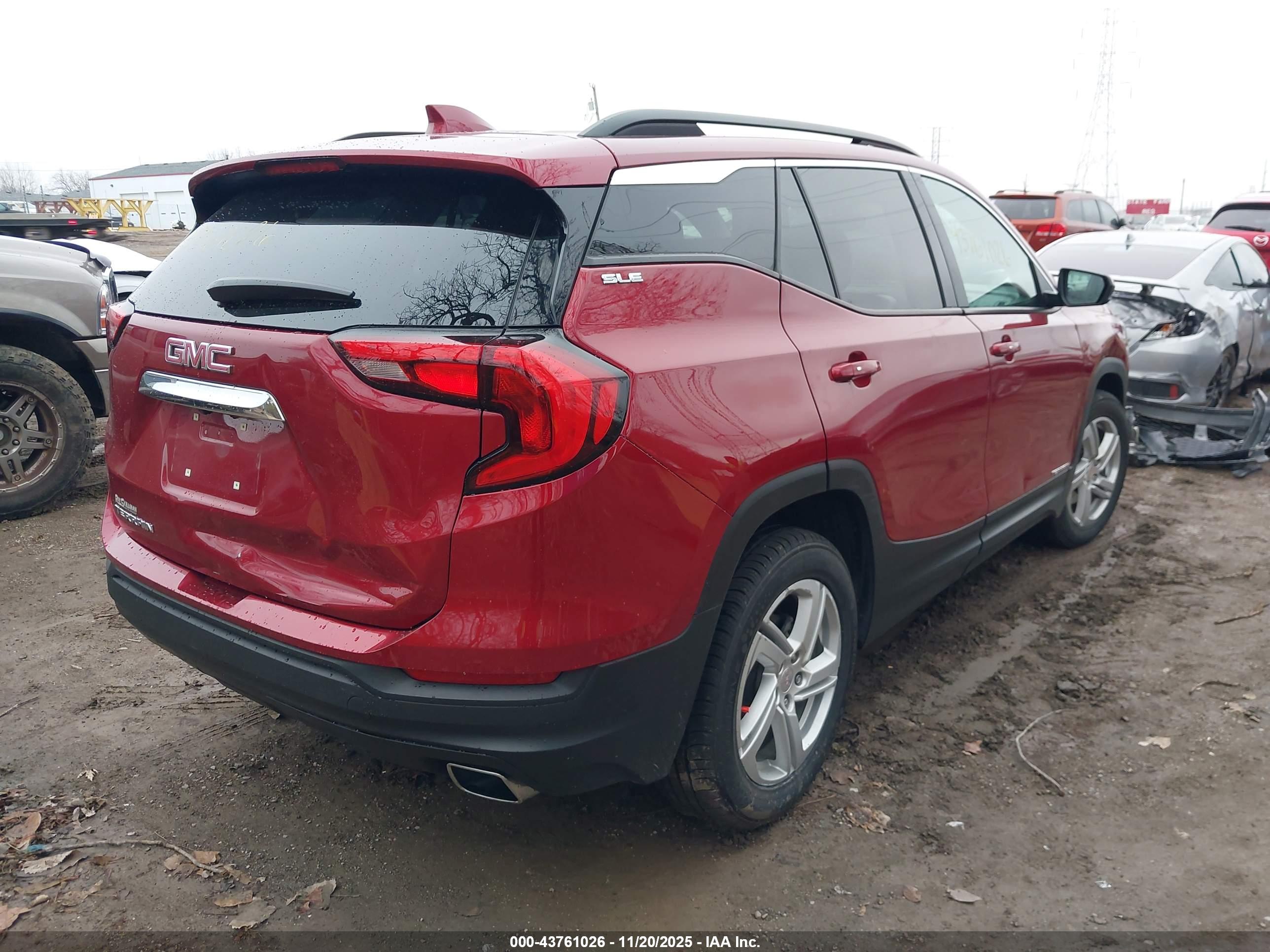 GMC TERRAIN image 4