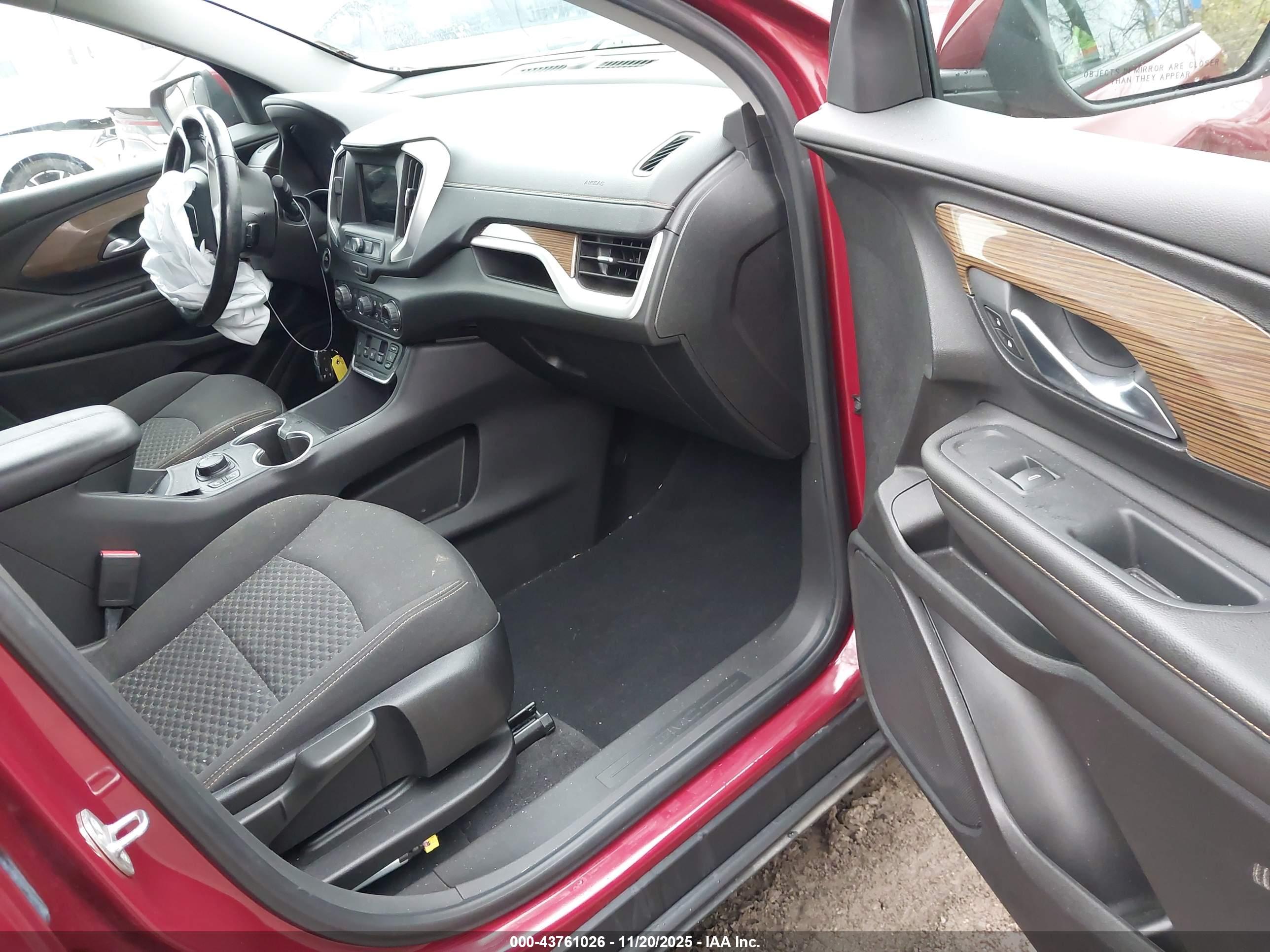 GMC TERRAIN image 5