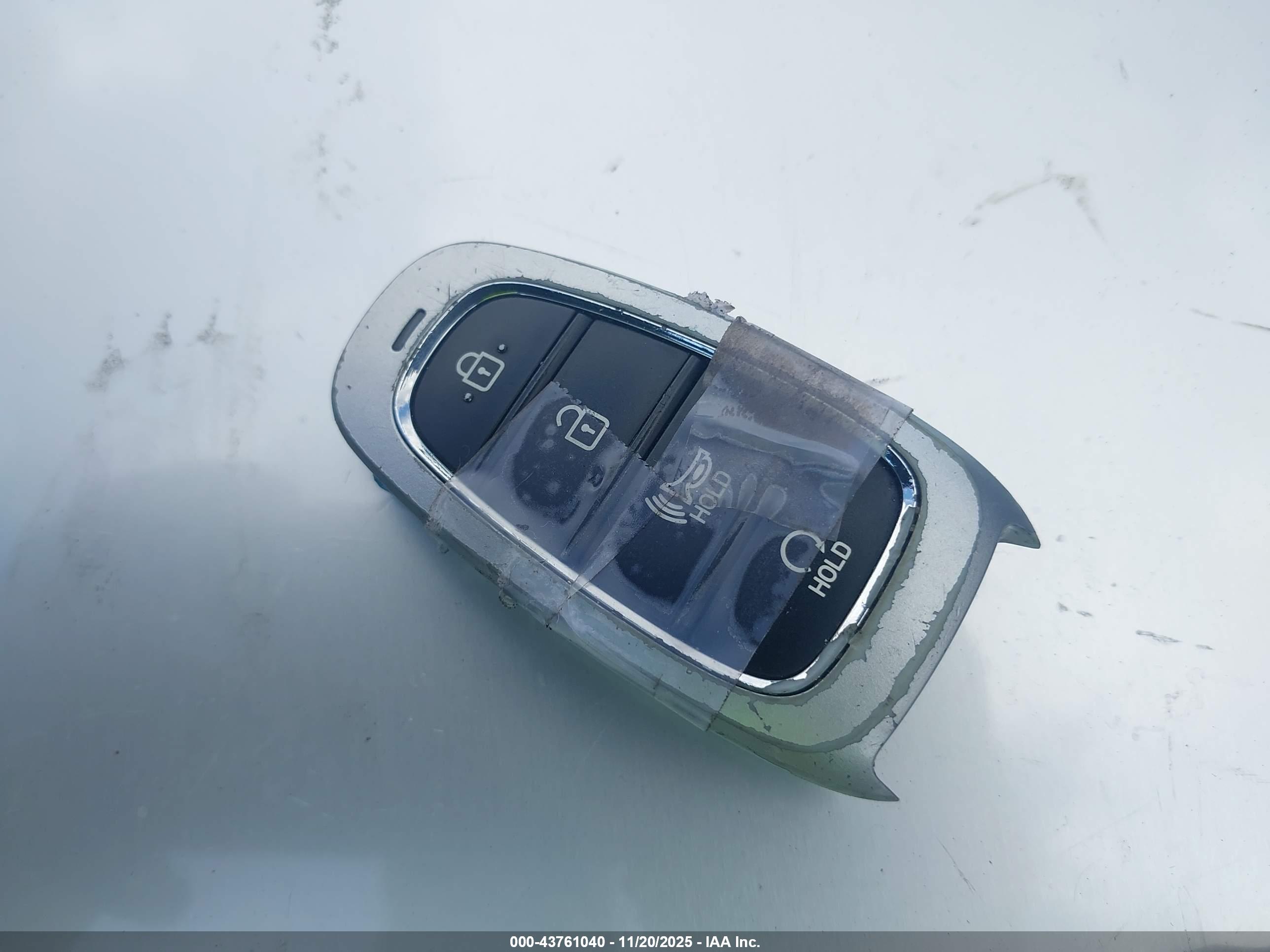 HYUNDAI SANTA image 11