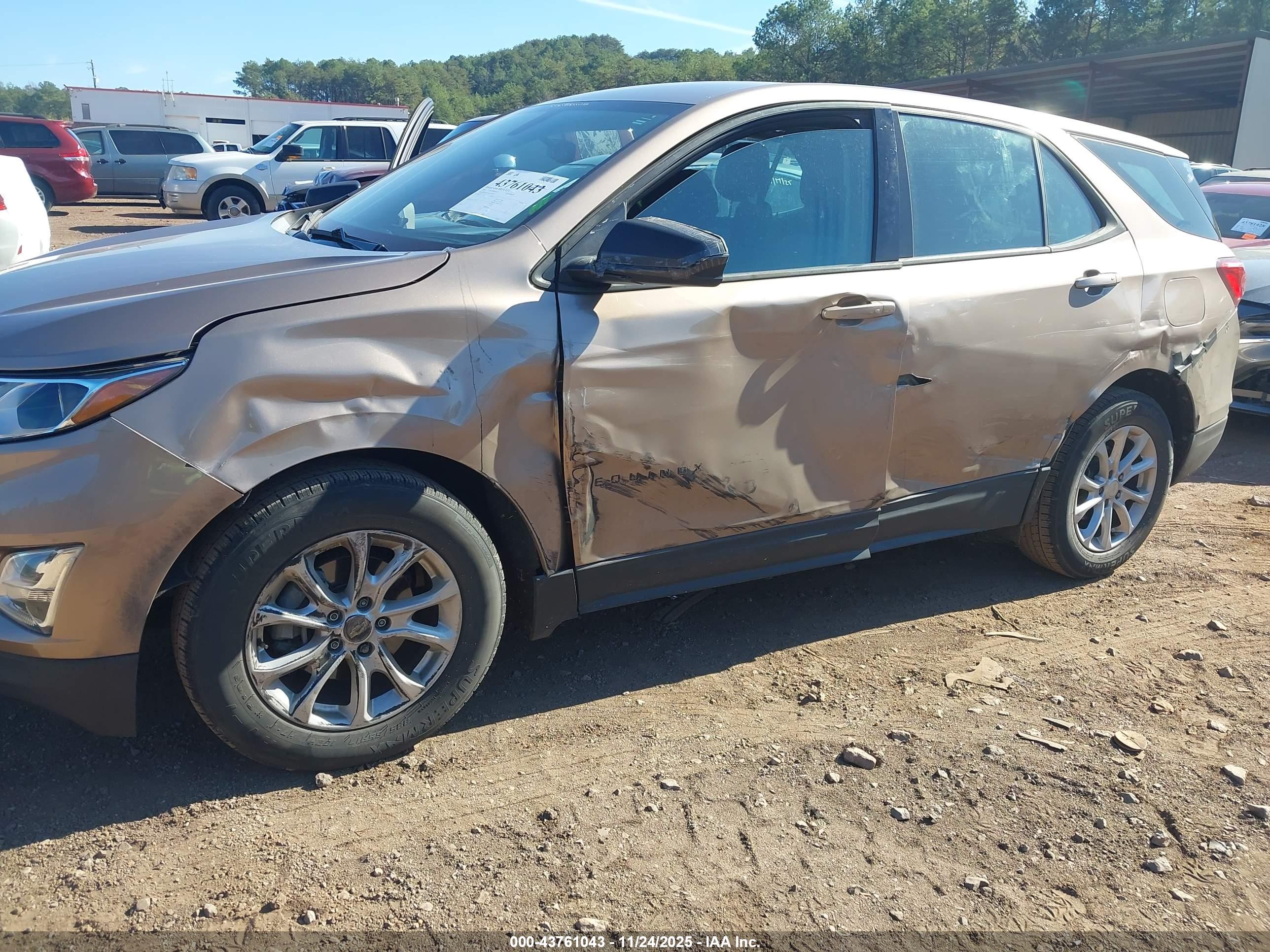 CHEVROLET EQUINOX image 6