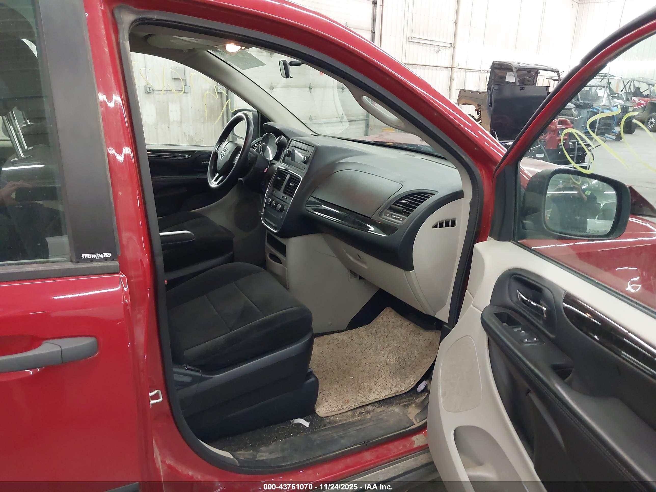 DODGE GRAND image 5