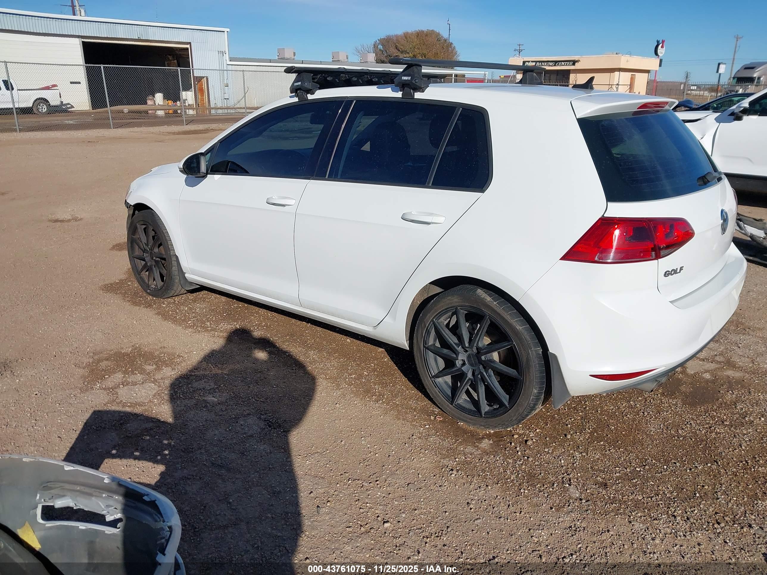 VOLKSWAGEN GOLF image 3