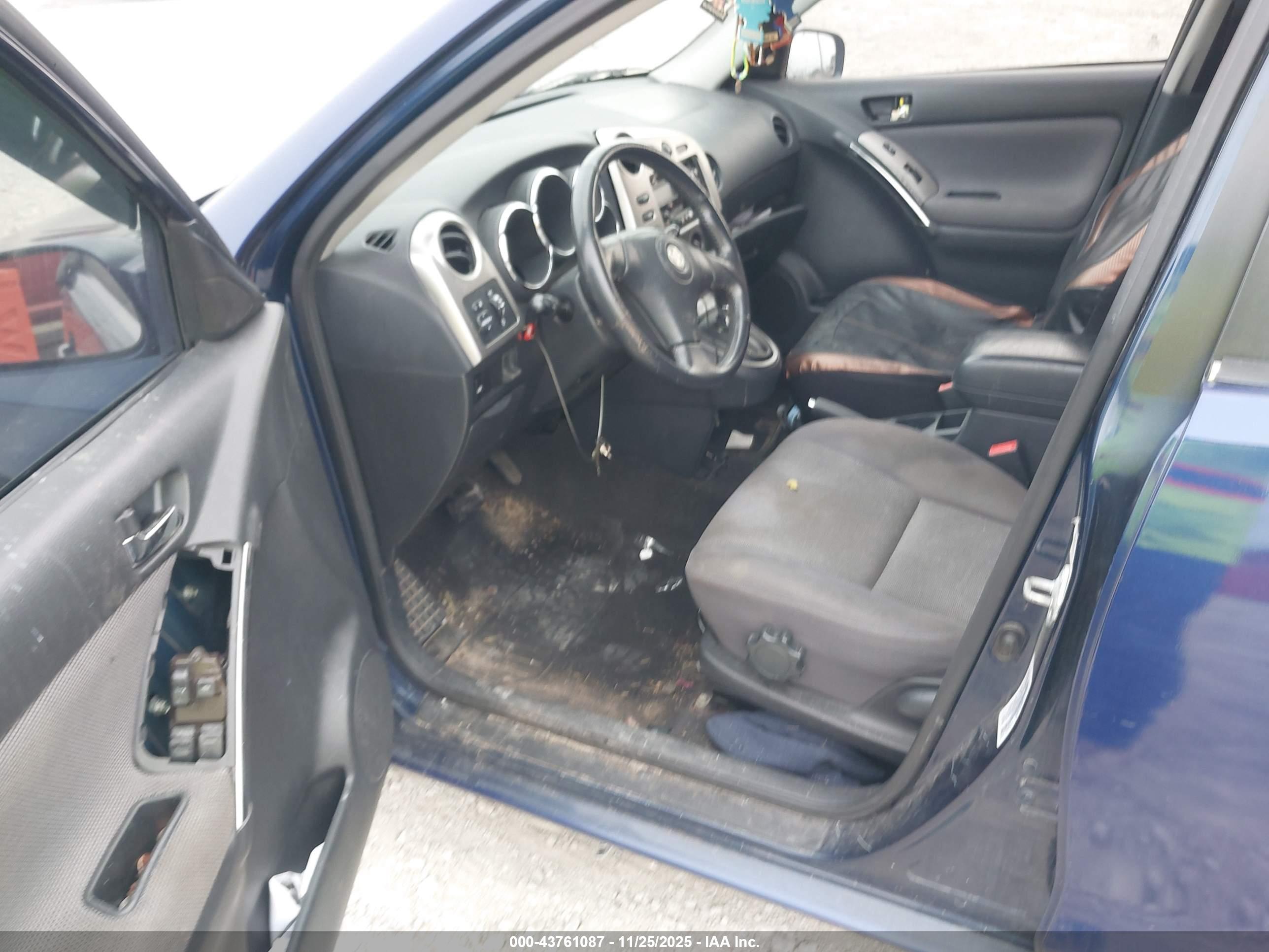 TOYOTA MATRIX image 5