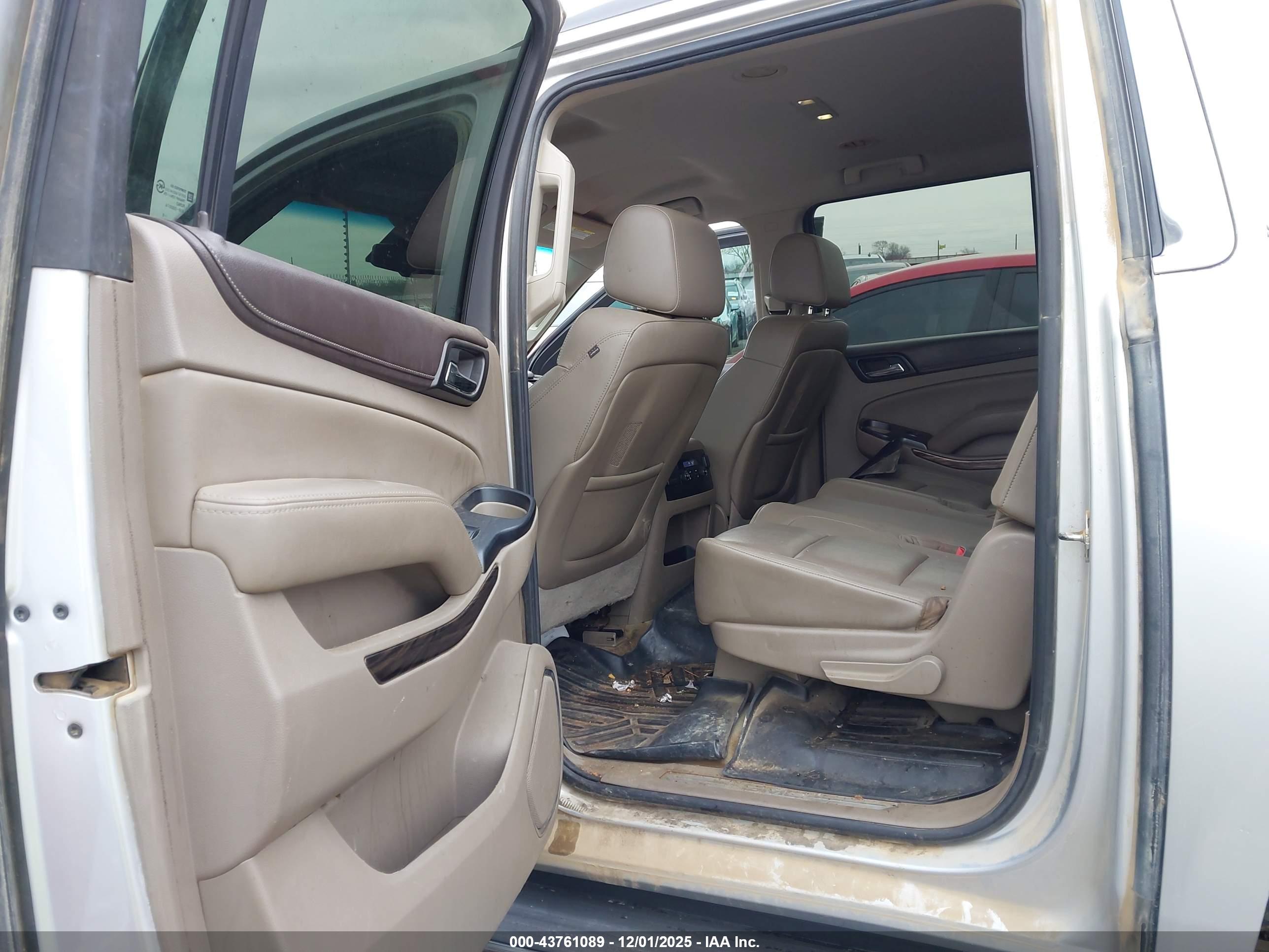 GMC YUKON image 8