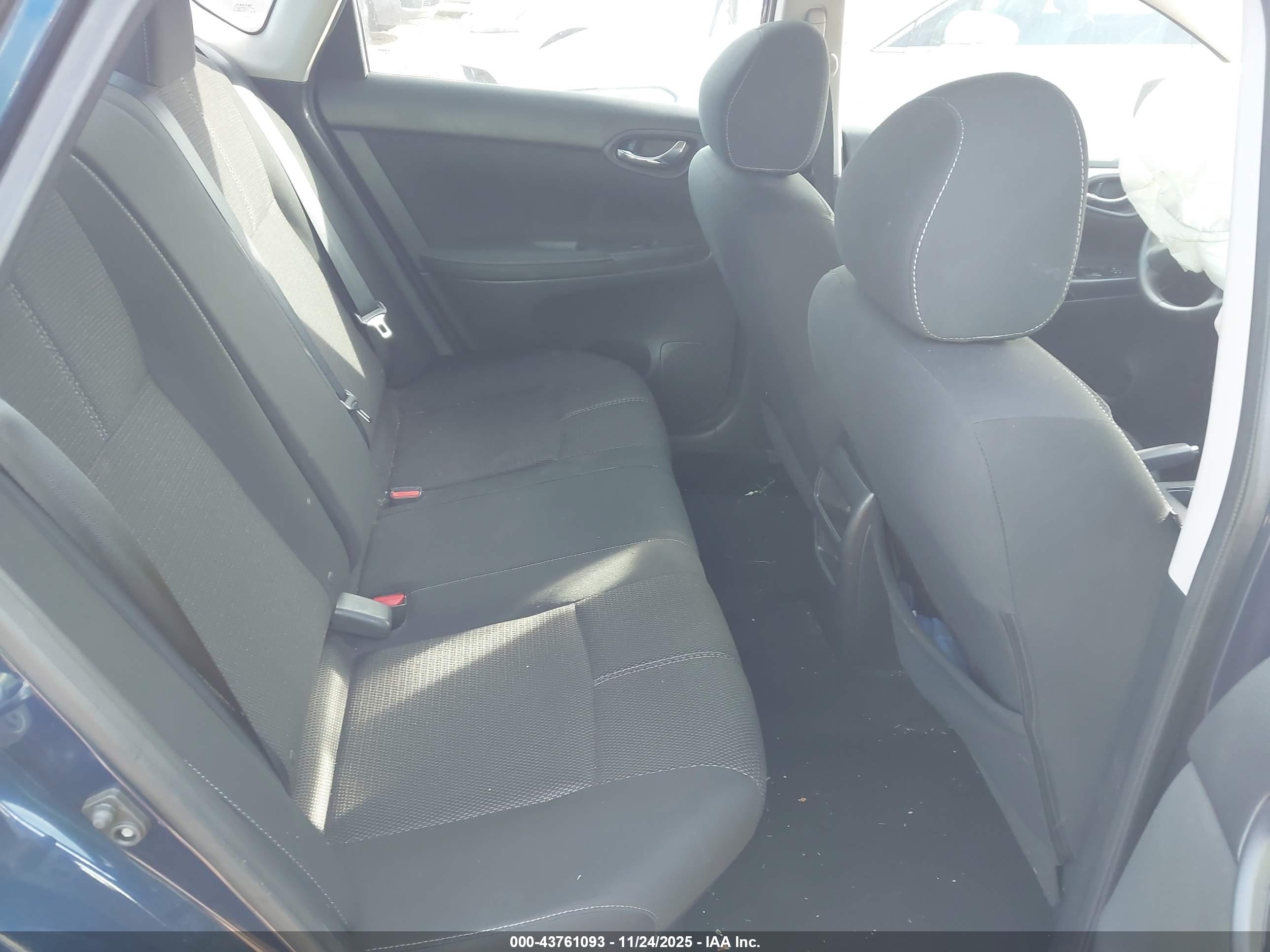 NISSAN SENTRA image 8
