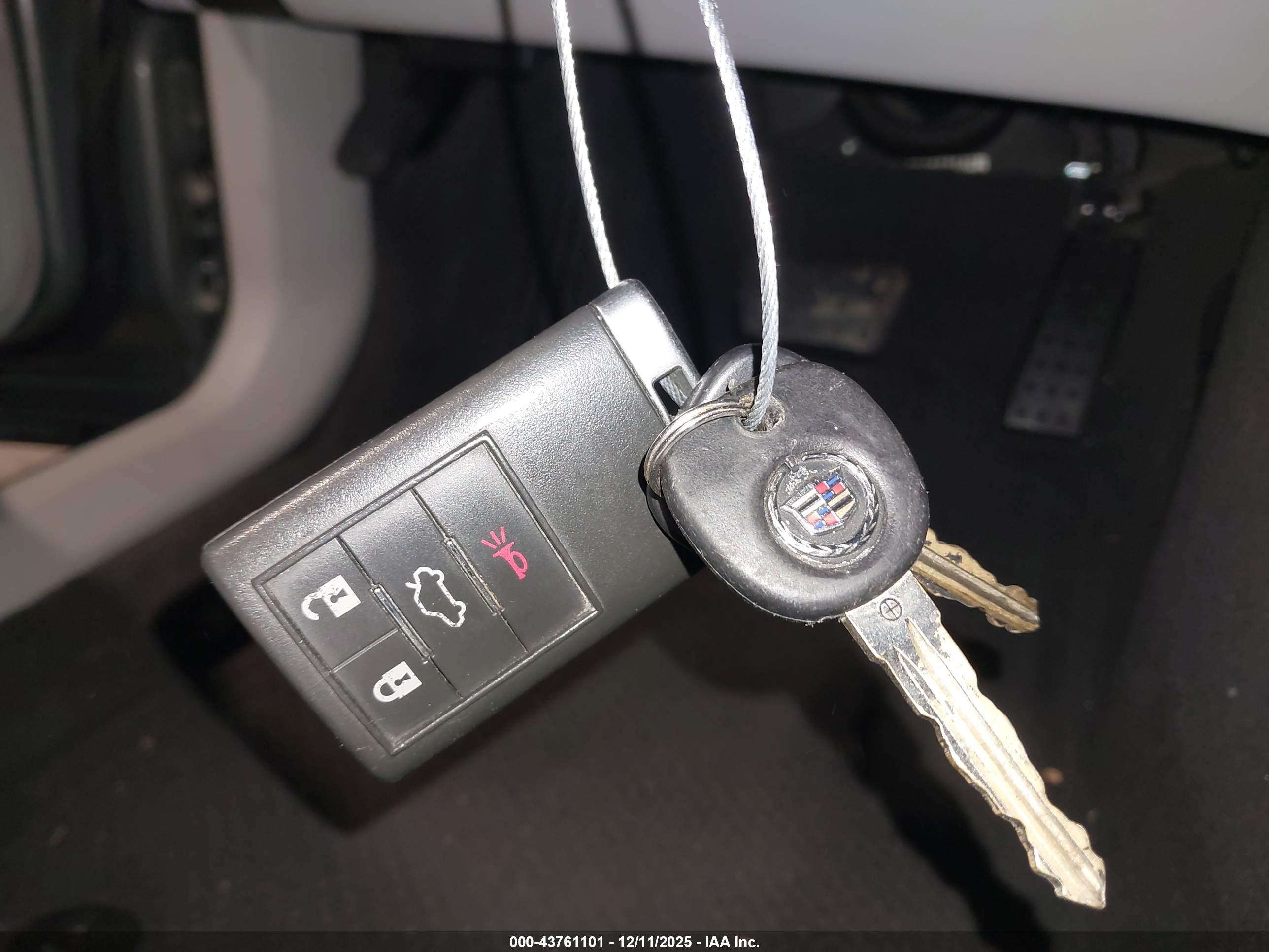 CADILLAC CTS image 11