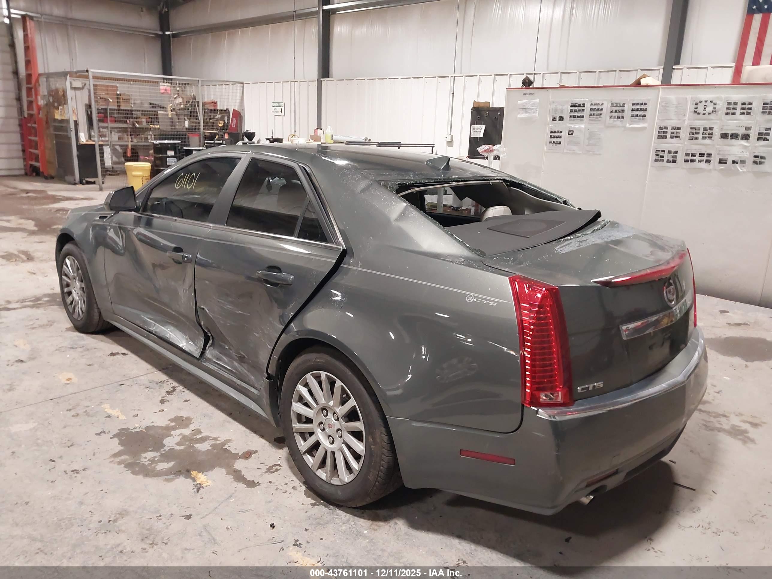 CADILLAC CTS image 3