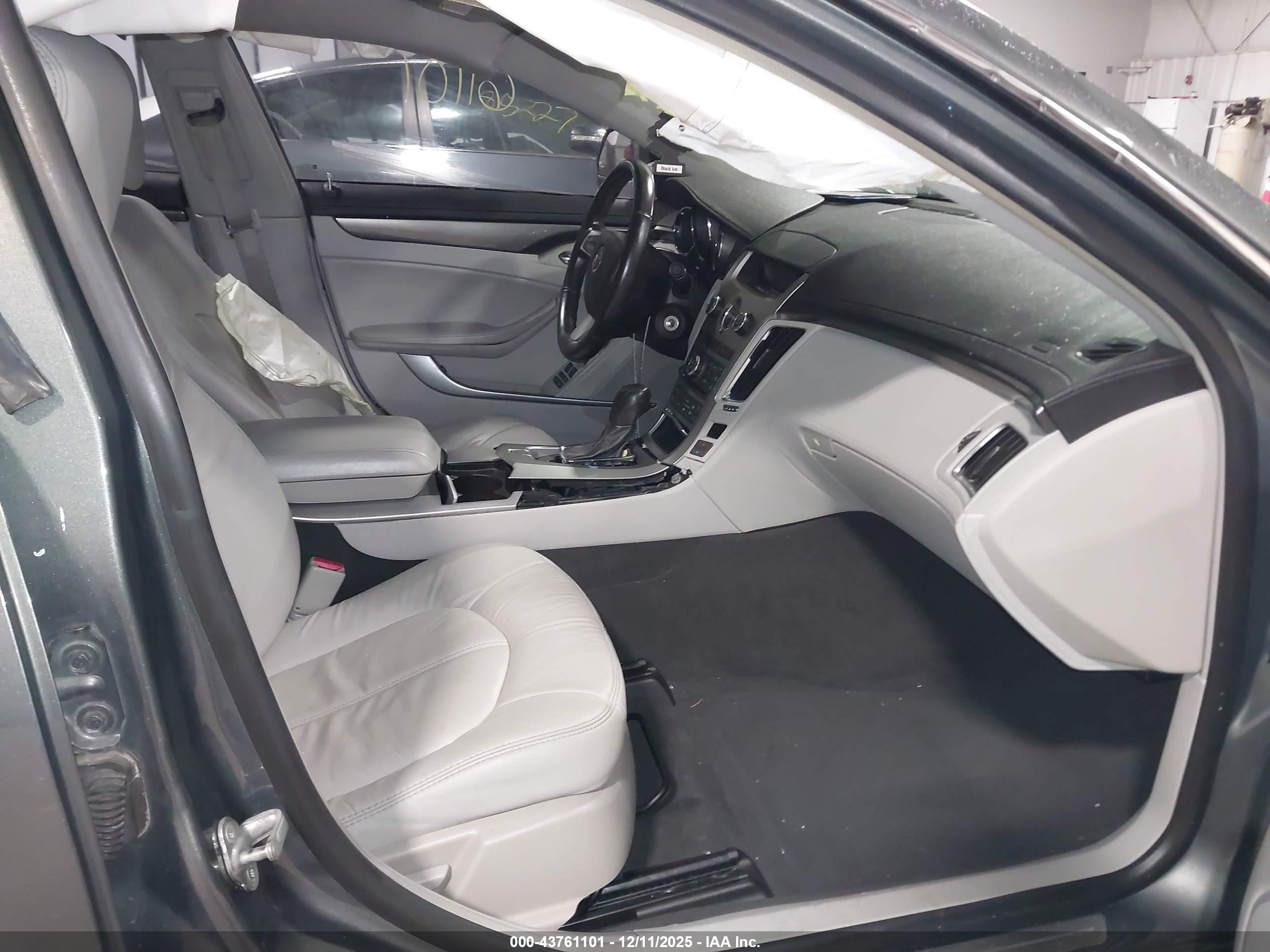CADILLAC CTS image 5